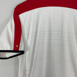 Shop 2003/05 ENGLAND HOME SHIRT (M) UMBRO, classic football shirts, vintage football shirts & retro soccer jerseys at Cult Kits