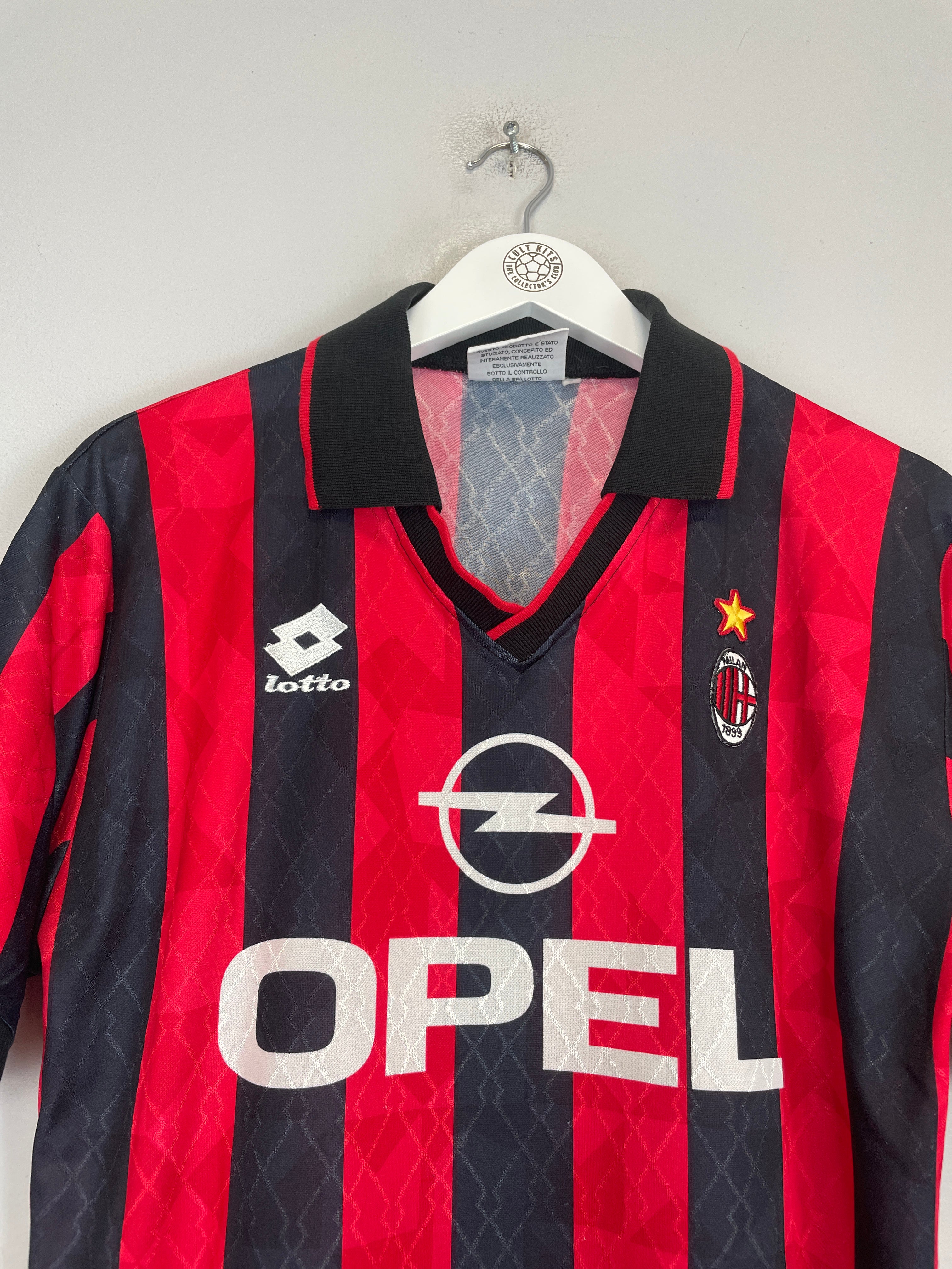 Shop 1995/96 AC MILAN WEAH #9 HOME SHIRT (M) LOTTO, classic football shirts, vintage football shirts & retro soccer jerseys at Cult Kits