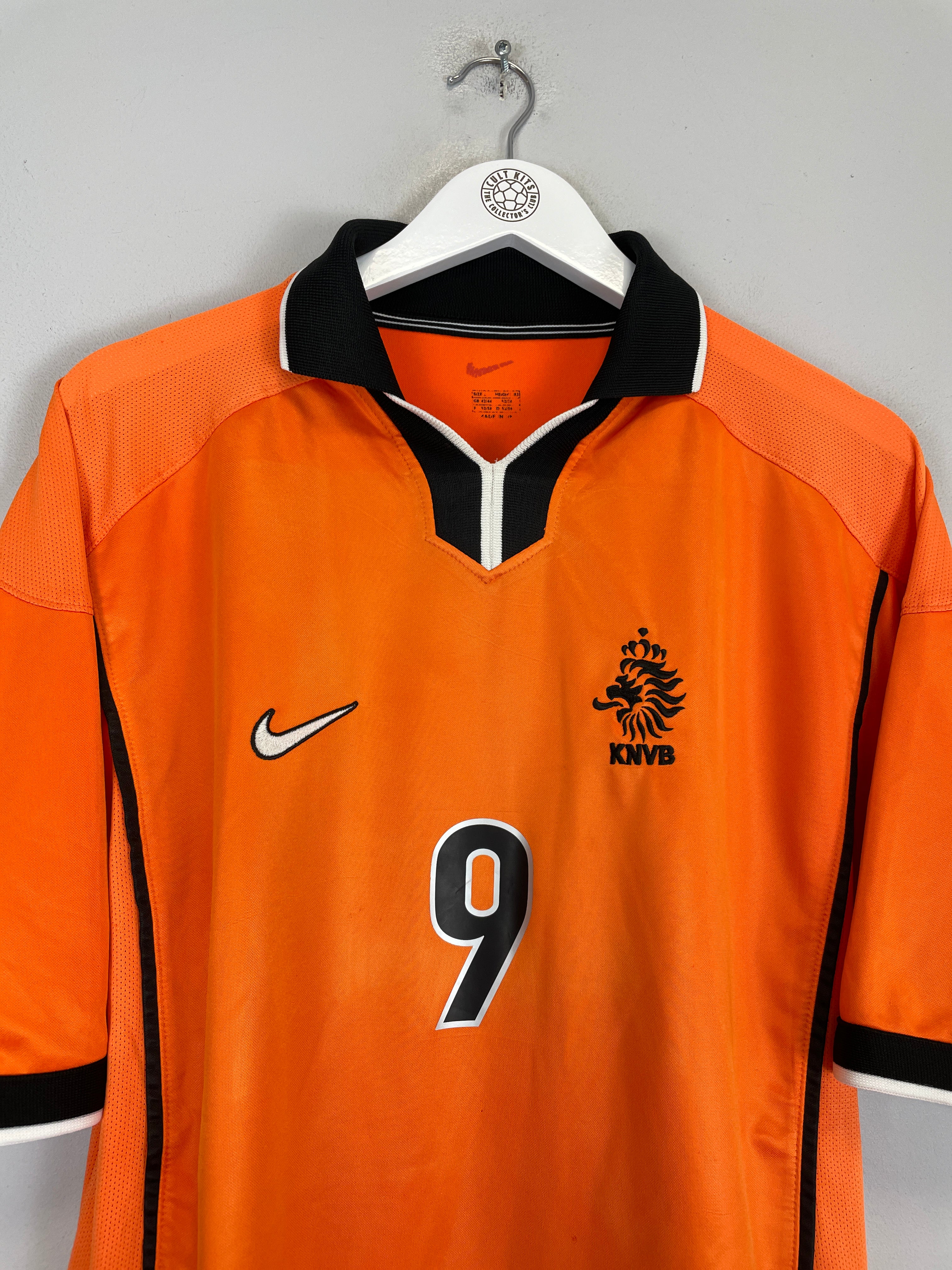 Shop 1998/00 NETHERLANDS KLUIVERT #9 HOME SHIRT (L) NIKE, classic football shirts, vintage football shirts & retro soccer jerseys at Cult Kits