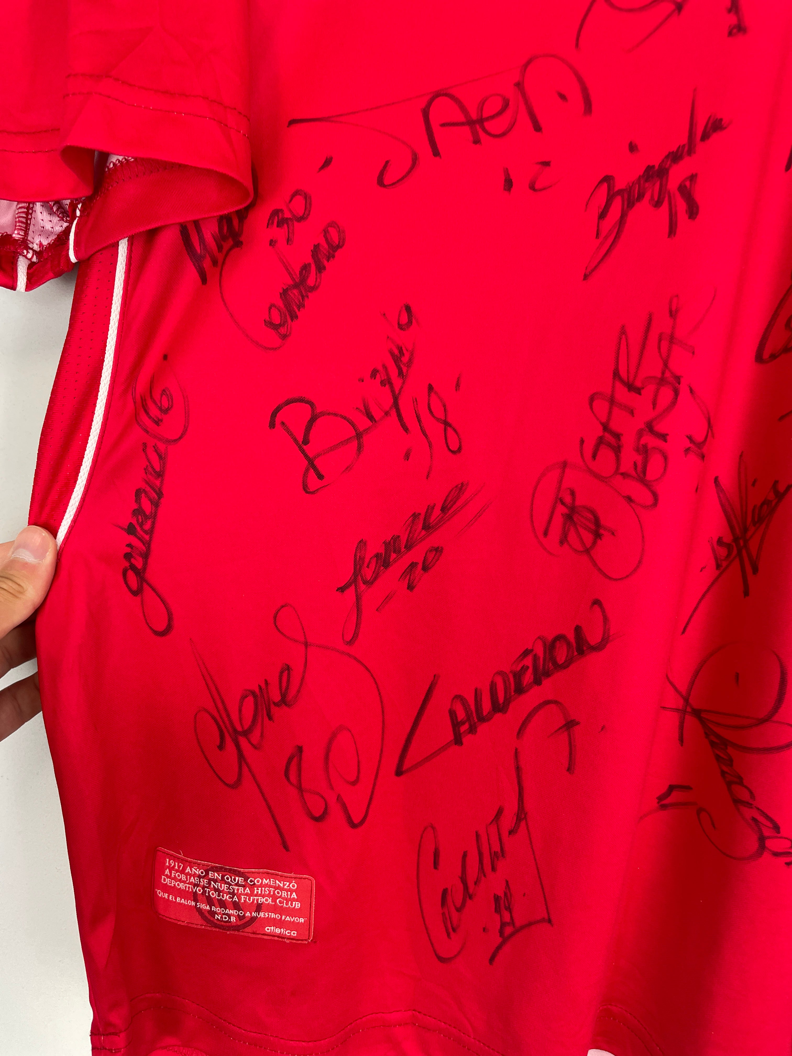 Shop 2009/10 TOLUCA *SQUAD SIGNED* BNWT HOME SHIRT (L) ATLETICA, classic football shirts, vintage football shirts & retro soccer jerseys at Cult Kits