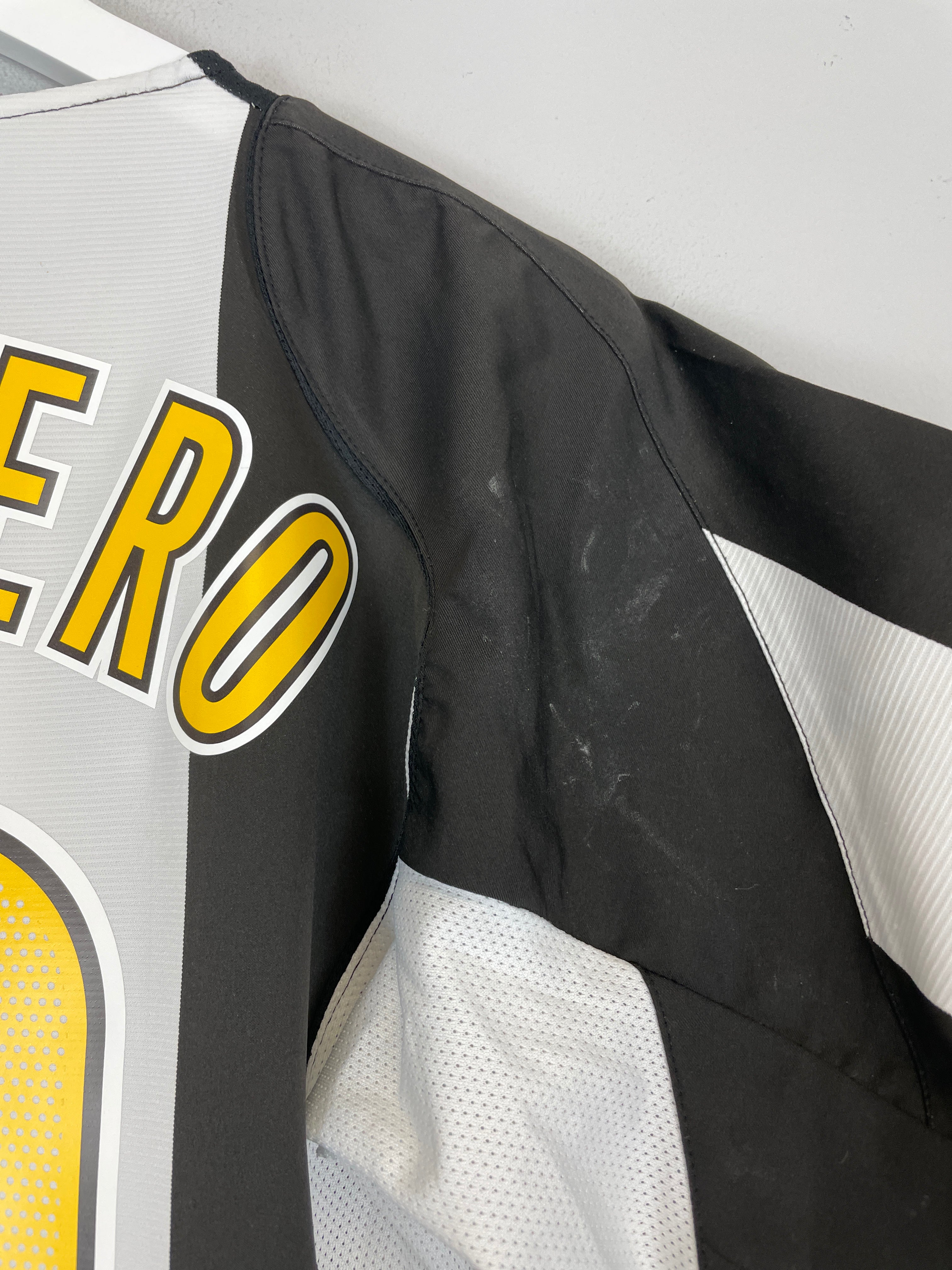 Shop 2004/05 JUVENTUS DEL PIERO #10 HOME SHIRT (M) NIKE, classic football shirts, vintage football shirts & retro soccer jerseys at Cult Kits