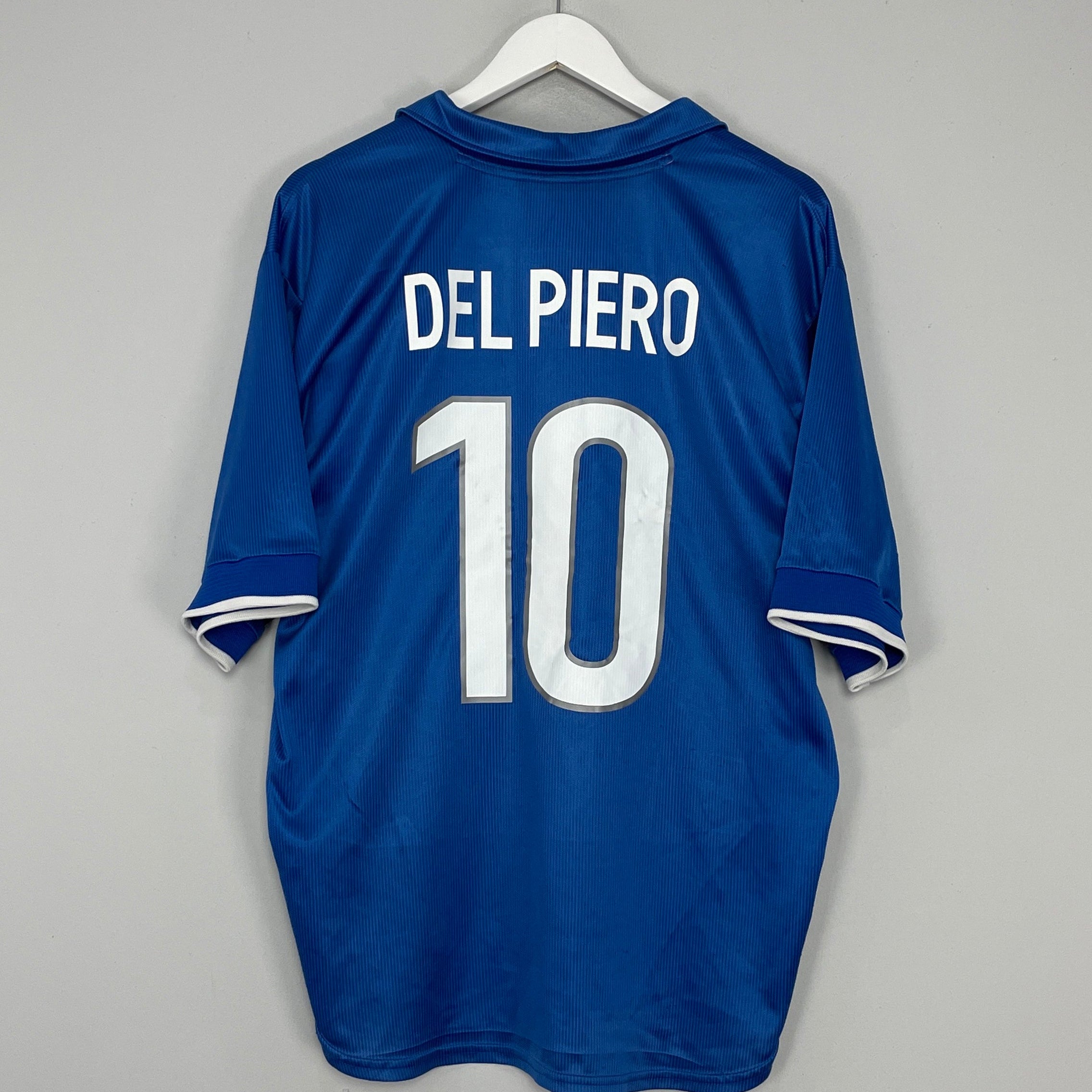 Shop 1997/98 ITALY DEL PIERO #10 HOME SHIRT (XL) NIKE, classic football shirts, vintage football shirts & retro soccer jerseys at Cult Kits