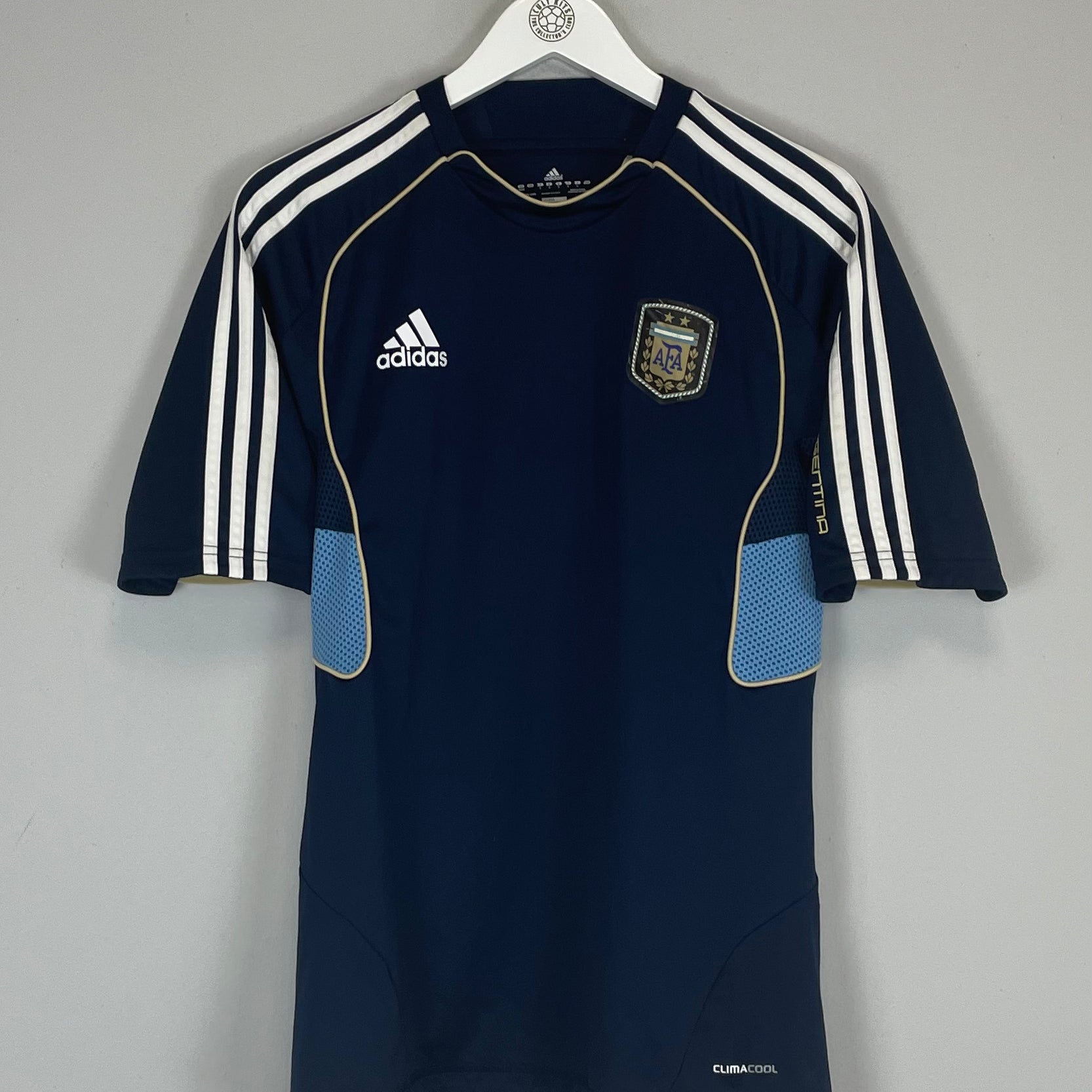 Shop 2006/07 ARGENTINA TRAINING SHIRT (M) ADIDAS, classic football shirts, vintage football shirts & retro soccer jerseys at Cult Kits
