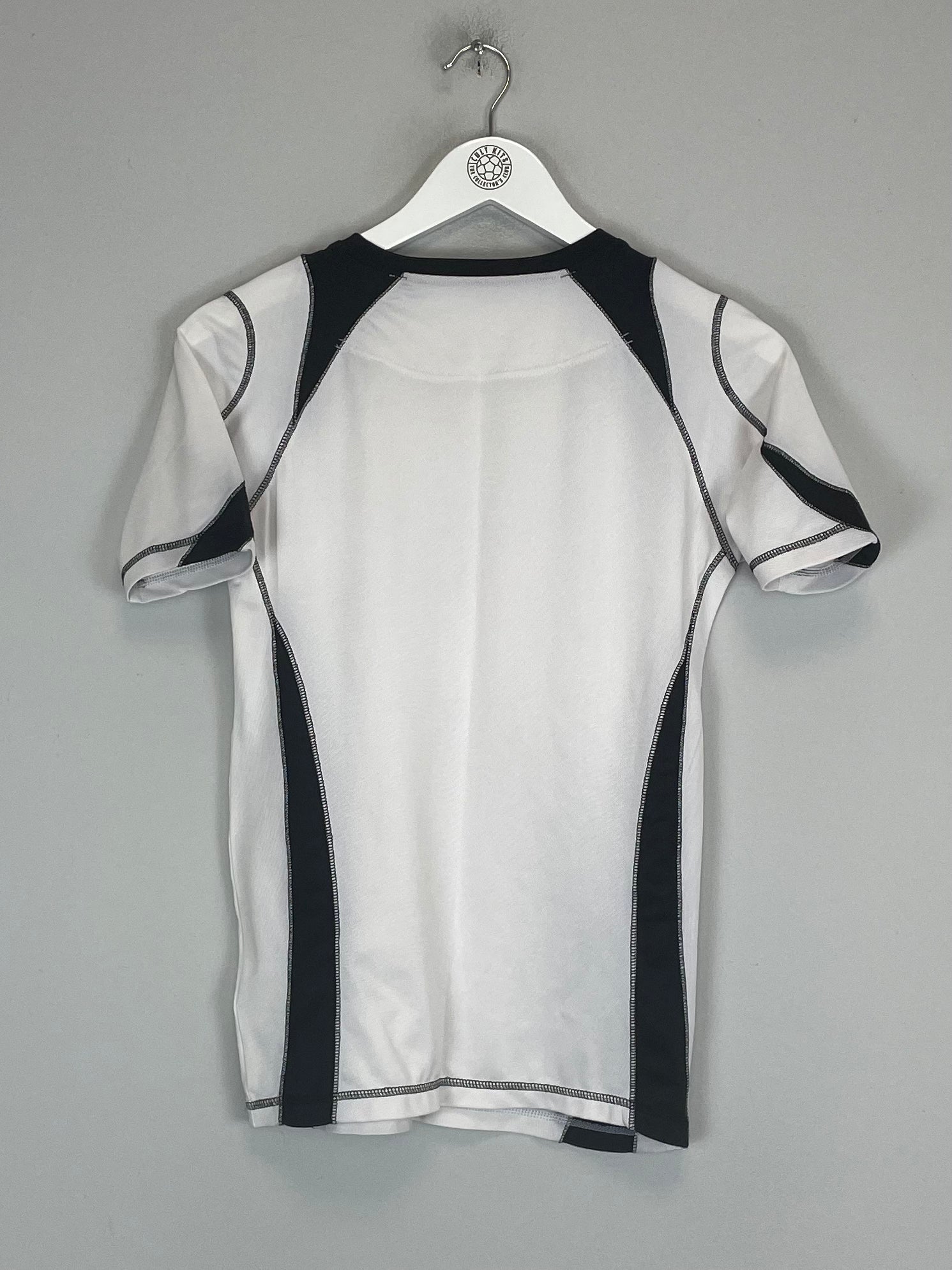 Shop 2006/07 FULHAM HOME SHIRT (S) AIRNESS, classic football shirts, vintage football shirts & retro soccer jerseys at Cult Kits