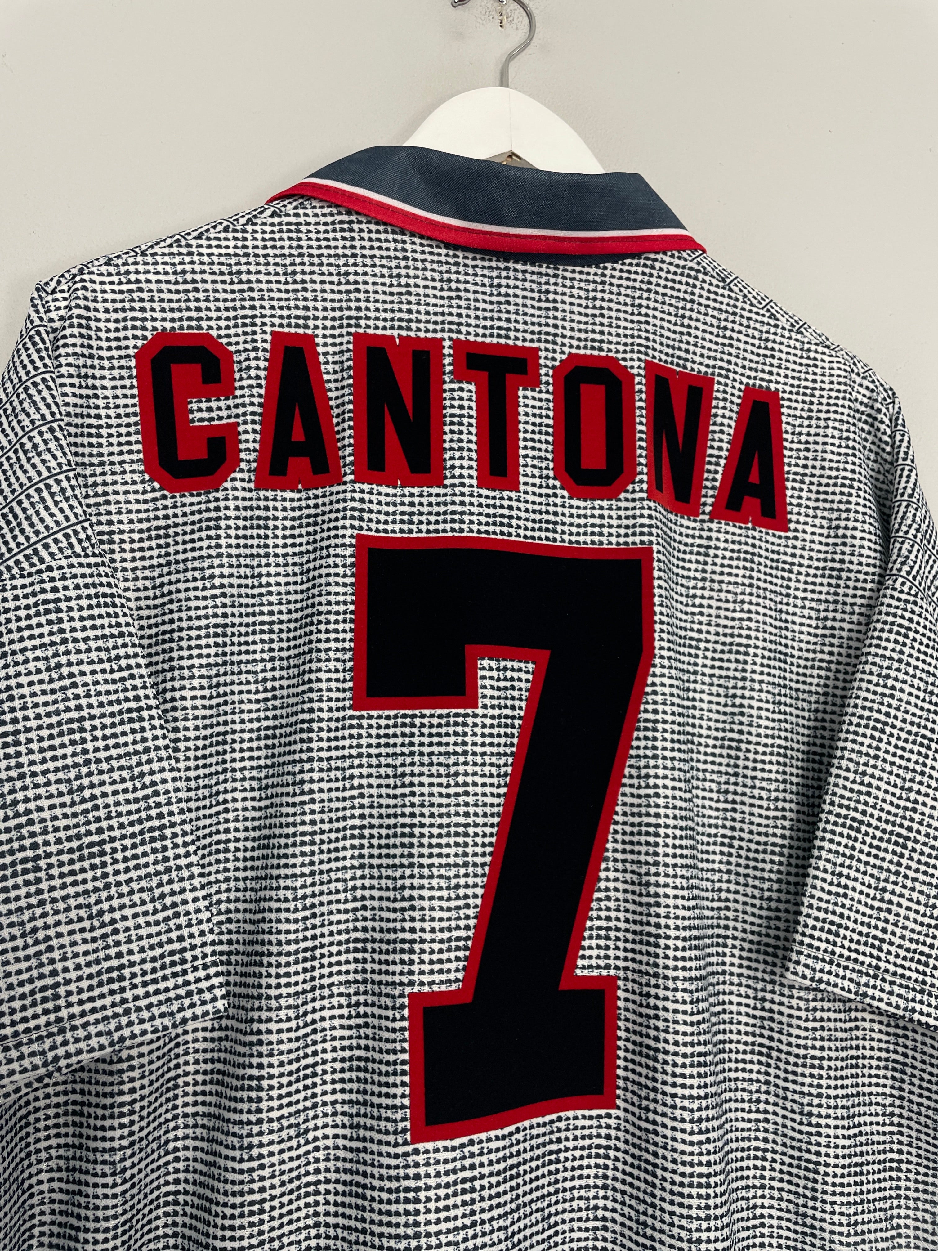 Shop 1995/96 MANCHESTER UNITED CANTONA #7 AWAY SHIRT (XL) UMBRO, classic football shirts, vintage football shirts & retro soccer jerseys at Cult Kits