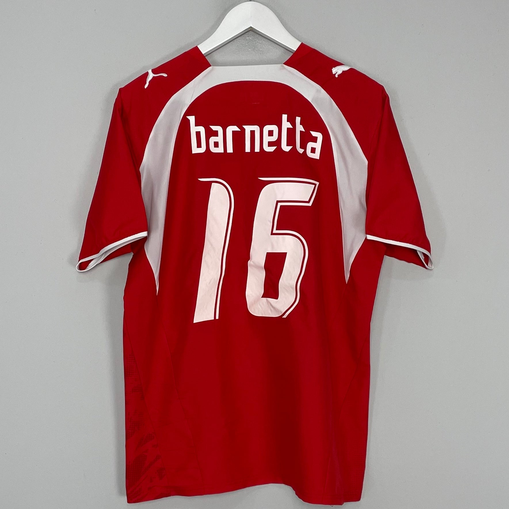 Shop 2006/08 SWITZERLAND BARNETTA #16 HOME SHIRT (M) PUMA, classic football shirts, vintage football shirts & retro soccer jerseys at Cult Kits