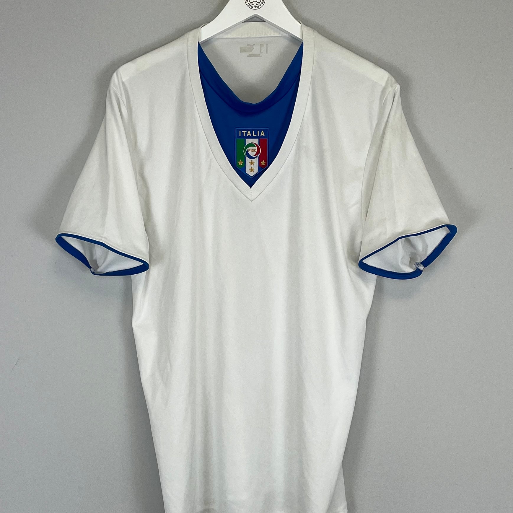 Shop 2006 ITALY AWAY SHIRT (L) PUMA BASIC, classic football shirts, vintage football shirts & retro soccer jerseys at Cult Kits