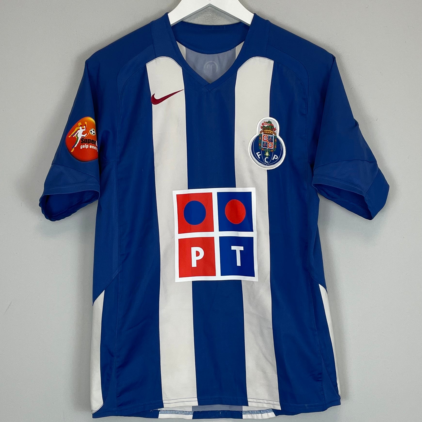 Shop 2005/06 PORTO HOME SHIRT (S) NIKE, classic football shirts, vintage football shirts & retro soccer jerseys at Cult Kits