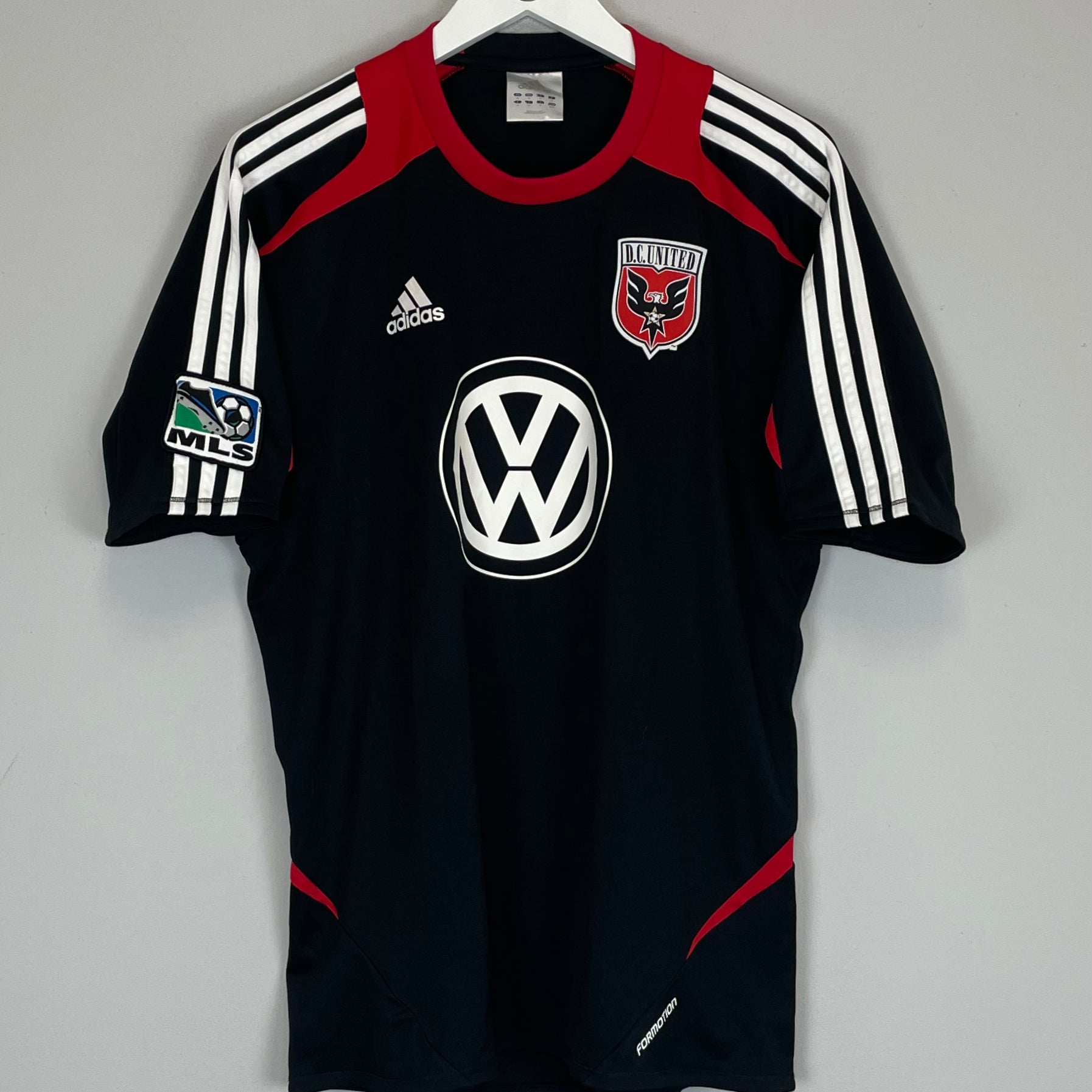 Shop 2010/11 DC UNITED HOME SHIRT (M) ADIDAS, classic football shirts, vintage football shirts & retro soccer jerseys at Cult Kits