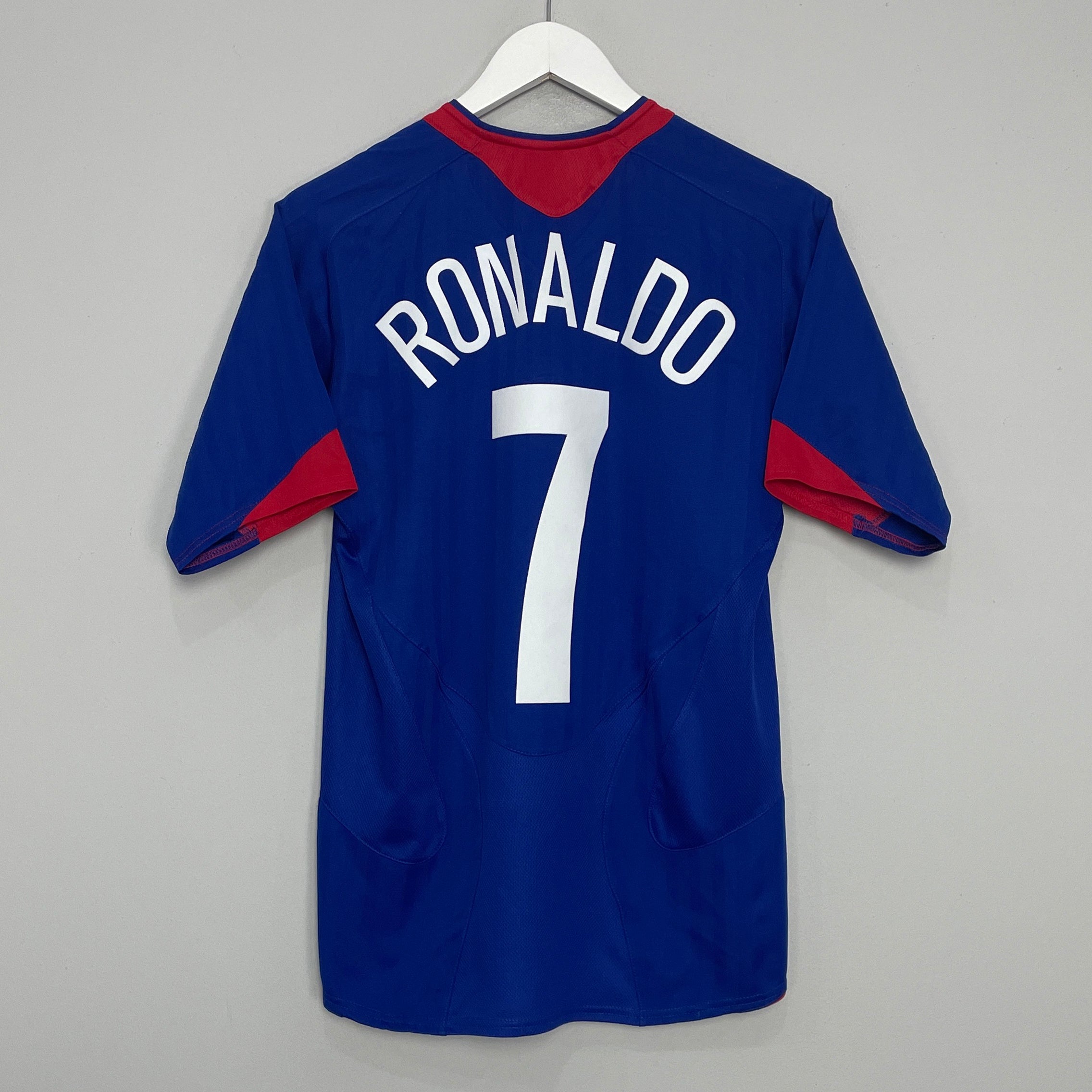 Shop 2004/06 MANCHESTER UNITED RONALDO #7 AWAY SHIRT (S) NIKE, classic football shirts, vintage football shirts & retro soccer jerseys at Cult Kits