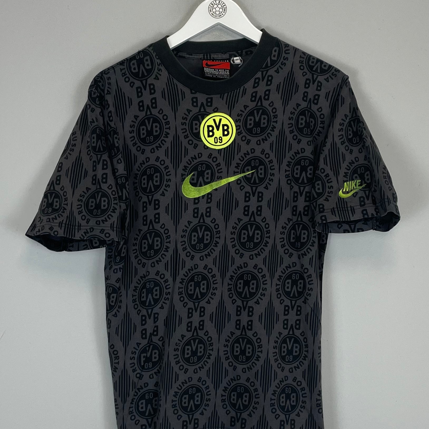 Shop 1996/97 DORTMUND TRAINING SHIRT (S) NIKE, classic football shirts, vintage football shirts & retro soccer jerseys at Cult Kits