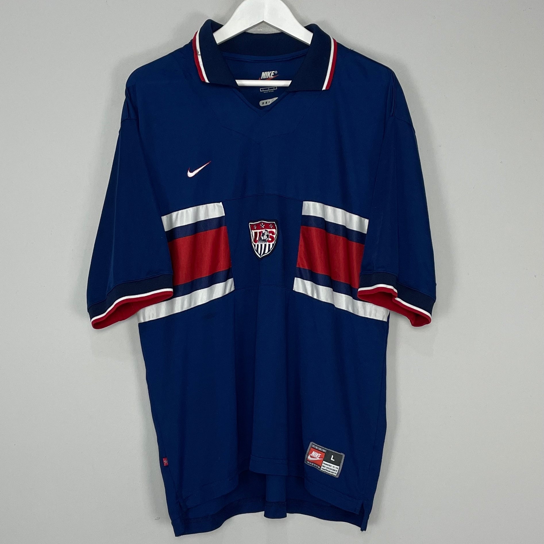 Shop 1996/98 USA AWAY SHIRT (L) NIKE, classic football shirts, vintage football shirts & retro soccer jerseys at Cult Kits