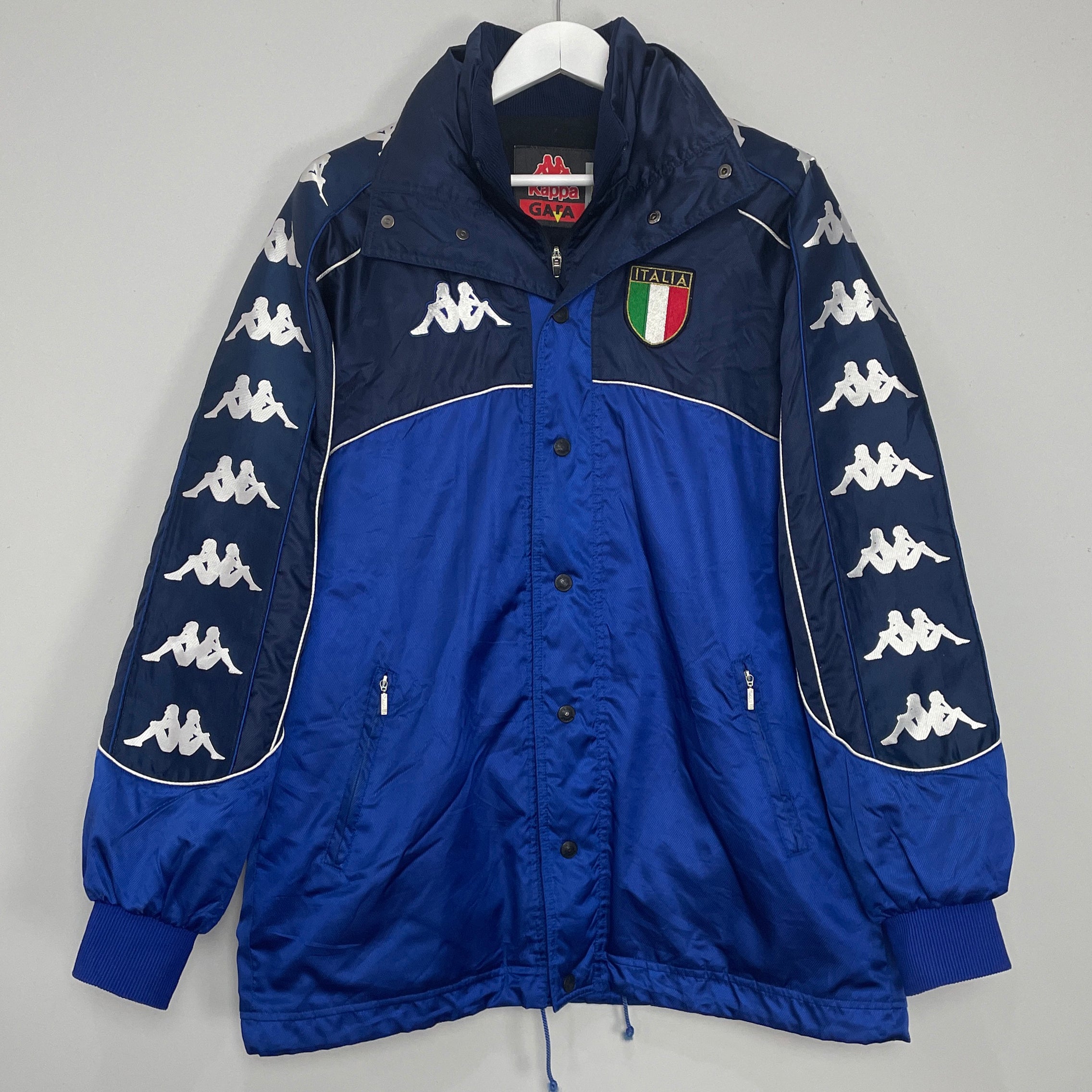 Shop 1999/00 ITALY BENCH COAT (L) KAPPA, classic football shirts, vintage football shirts & retro soccer jerseys at Cult Kits