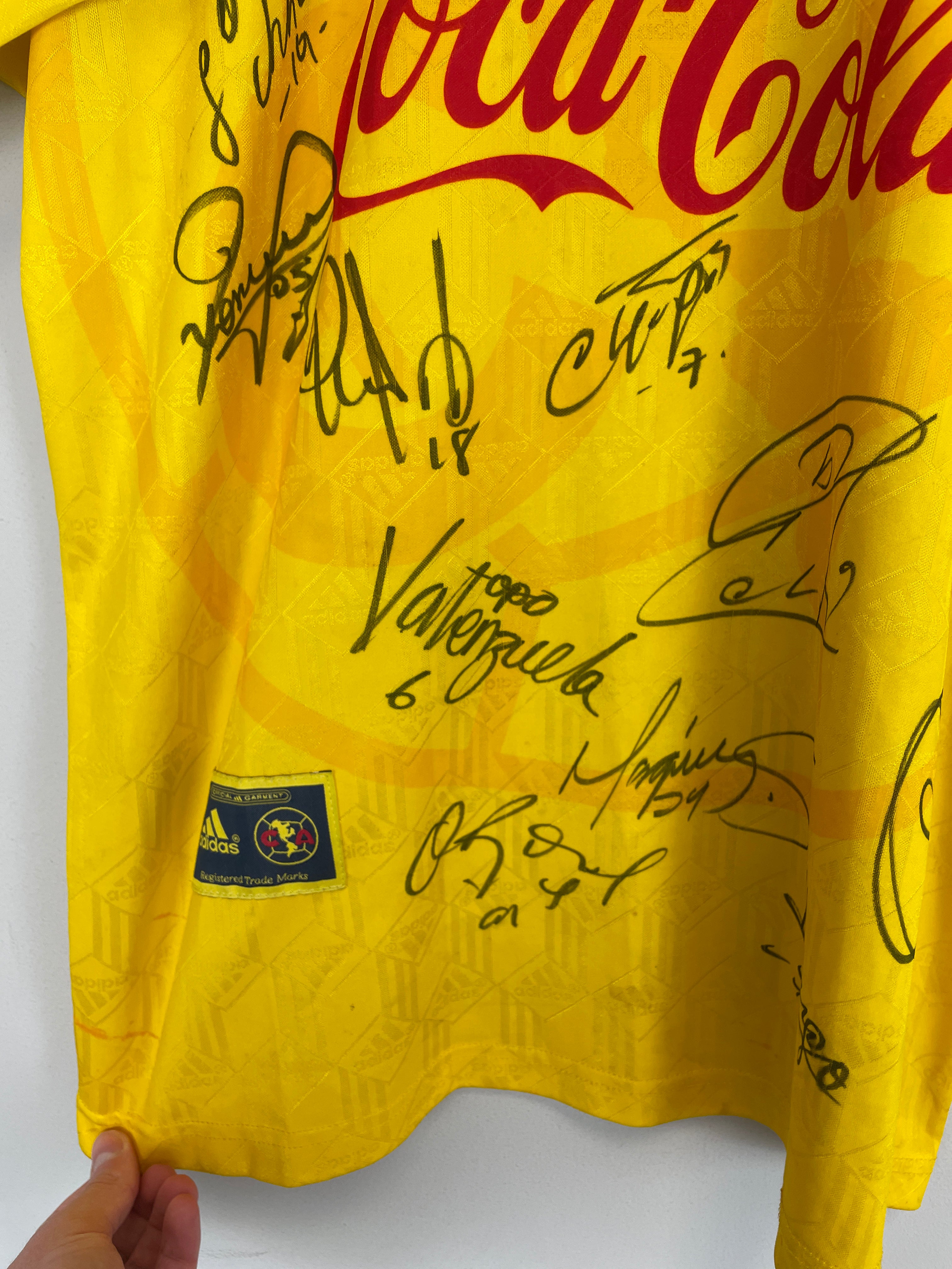 Shop 1996/99 CLUB AMERICA *SQUAD SIGNED* HOME SHIRT (XL) ADIDAS, classic football shirts, vintage football shirts & retro soccer jerseys at Cult Kits