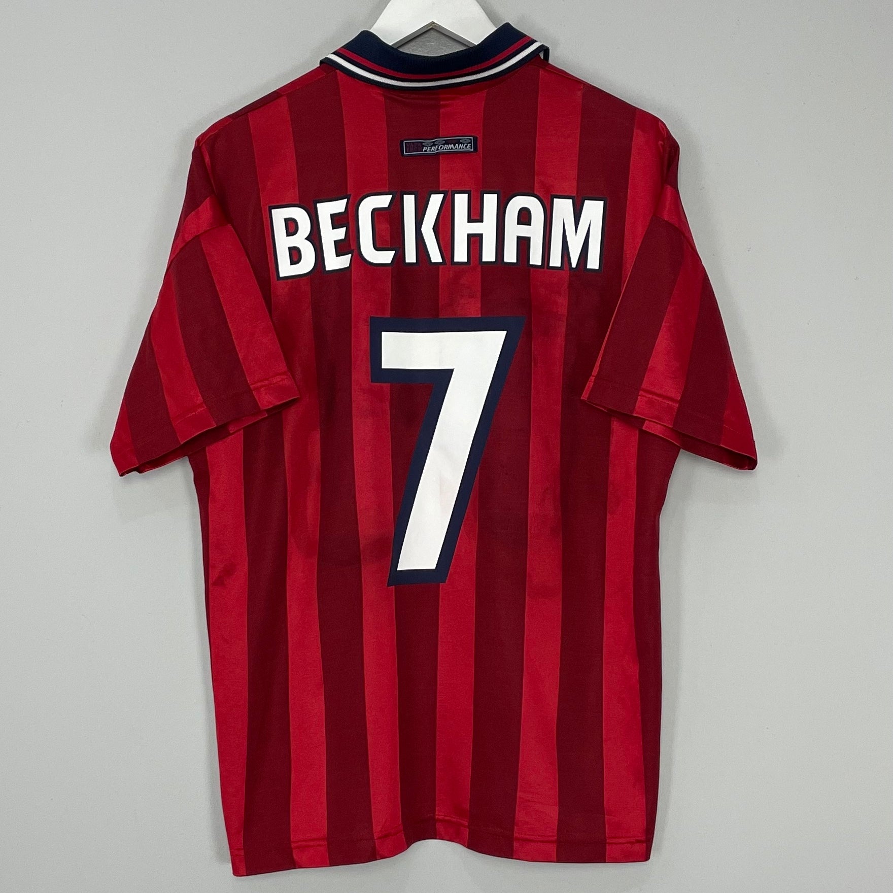 Shop 1998/99 ENGLAND BECKHAM #7 AWAY SHIRT (M) UMBRO, classic football shirts, vintage football shirts & retro soccer jerseys at Cult Kits