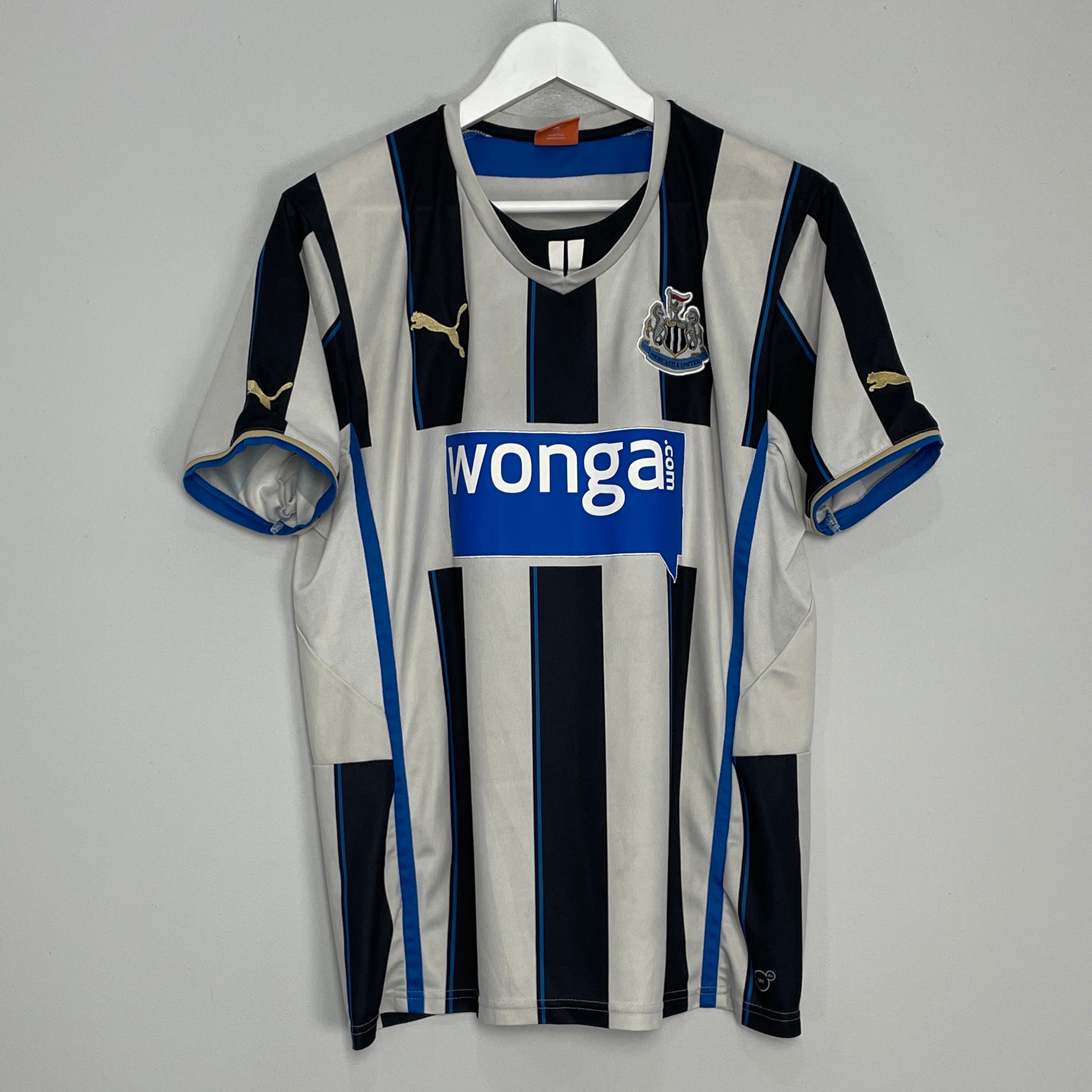 Shop 2013/14 NEWCASTLE UNITED HOME SHIRT (L) PUMA, classic football shirts, vintage football shirts & retro soccer jerseys at Cult Kits
