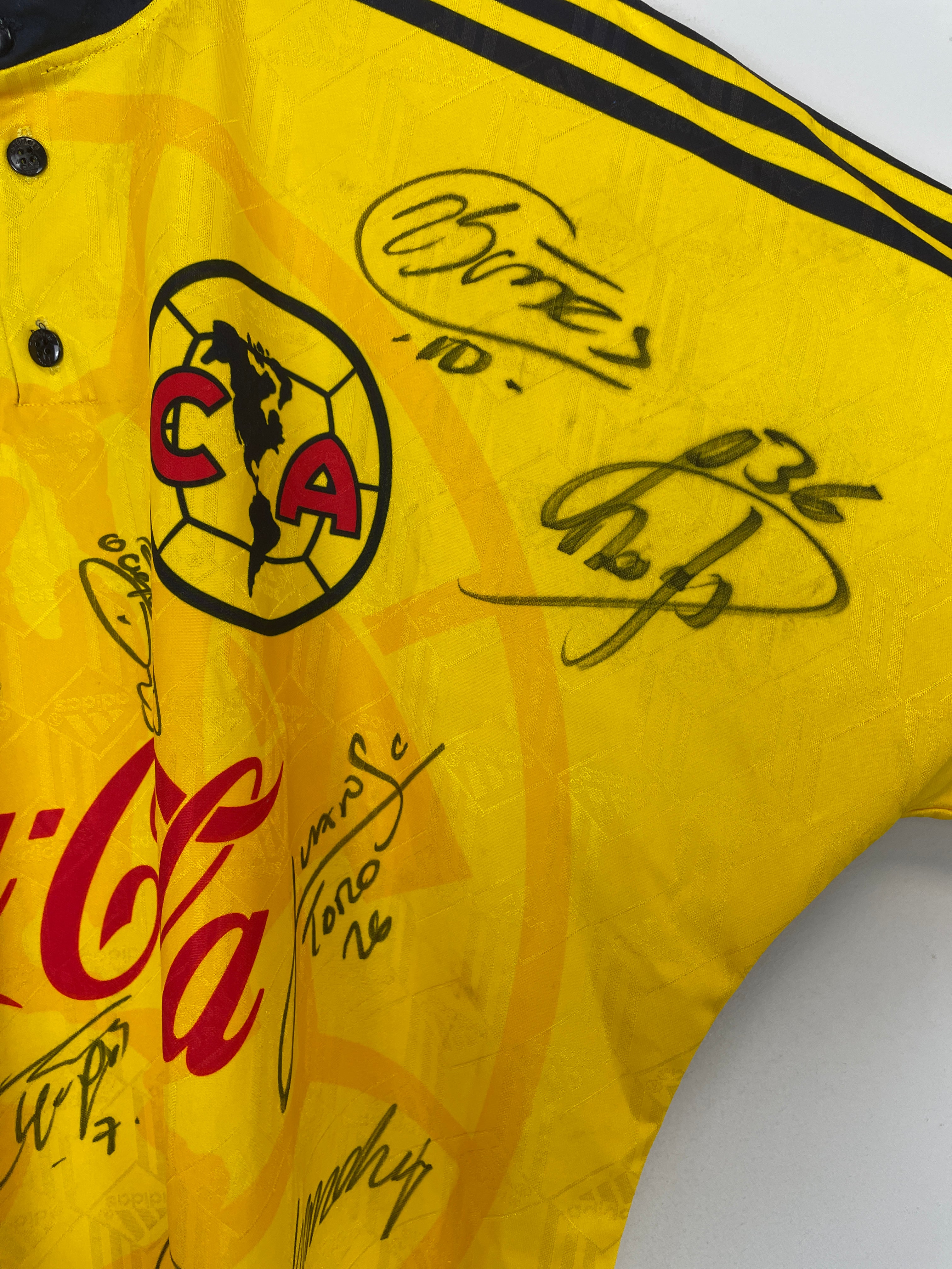 Shop 1996/99 CLUB AMERICA *SQUAD SIGNED* HOME SHIRT (XL) ADIDAS, classic football shirts, vintage football shirts & retro soccer jerseys at Cult Kits