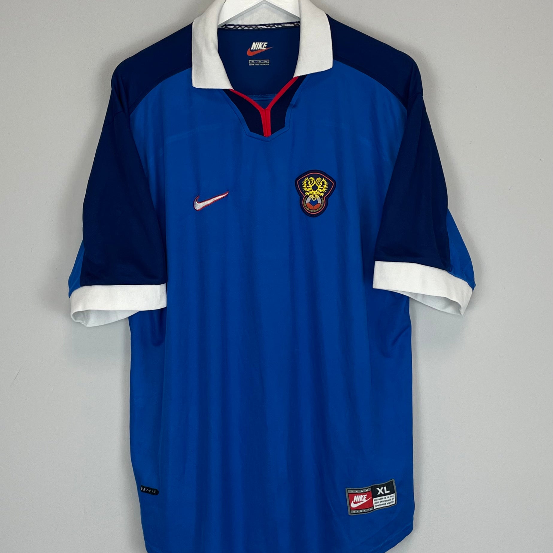 Shop 1998/00 RUSSIA AWAY SHIRT (XL) NIKE, classic football shirts, vintage football shirts & retro soccer jerseys at Cult Kits