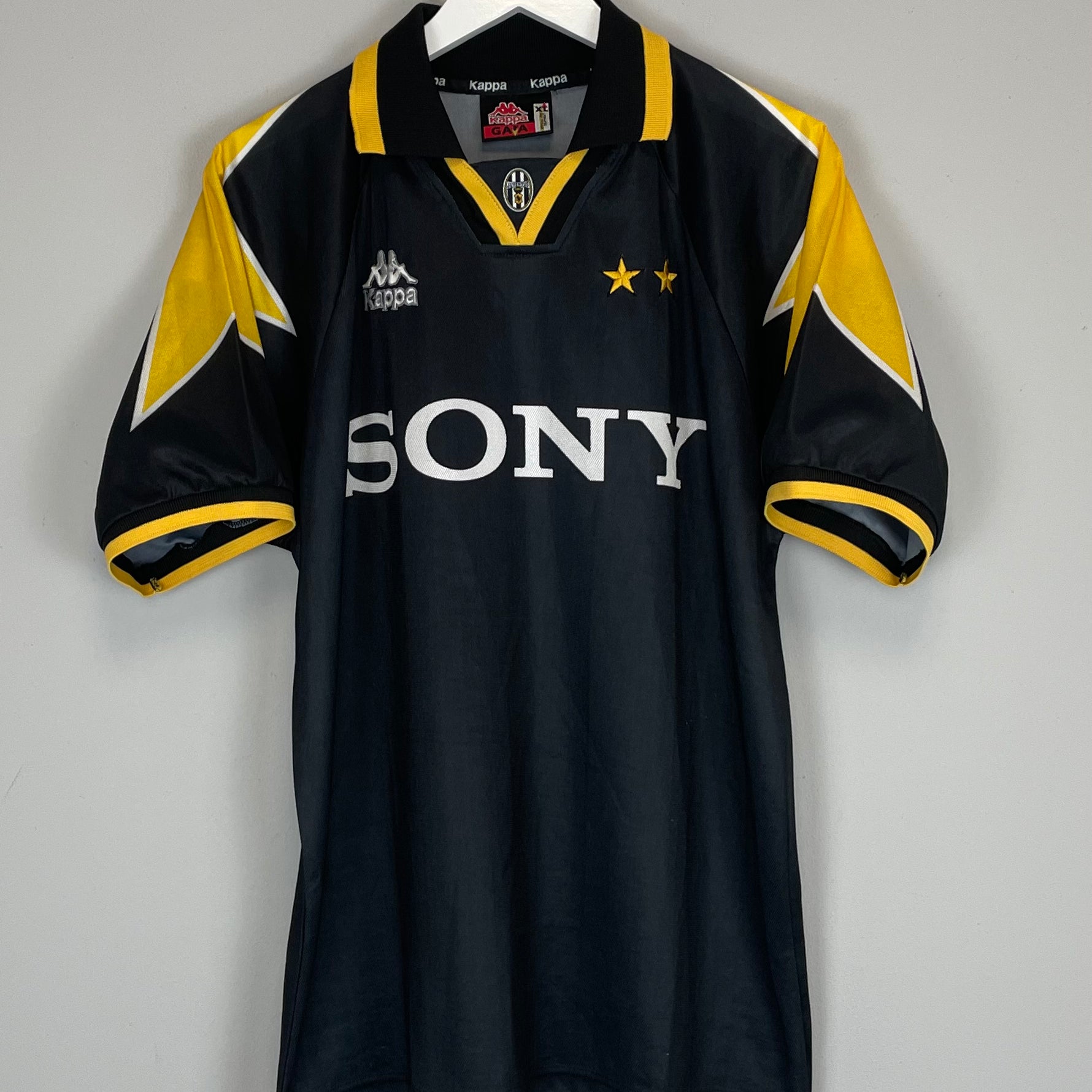 Shop 1995/97 JUVENTUS THIRD SHIRT (XL) KAPPA, classic football shirts, vintage football shirts & retro soccer jerseys at Cult Kits