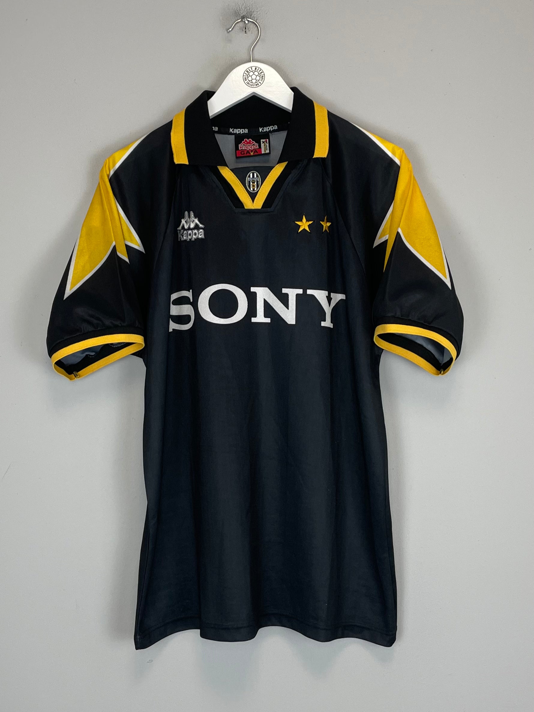 Shop 1995/97 JUVENTUS THIRD SHIRT (XL) KAPPA, classic football shirts, vintage football shirts & retro soccer jerseys at Cult Kits