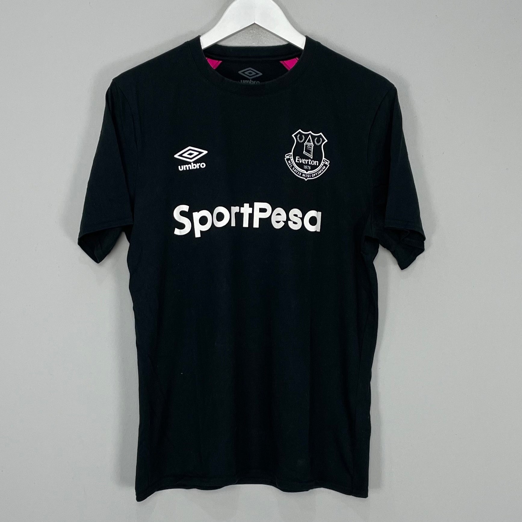 Shop 2018/19 EVERTON TRAINING SHIRT (L) UMBRO, classic football shirts, vintage football shirts & retro soccer jerseys at Cult Kits