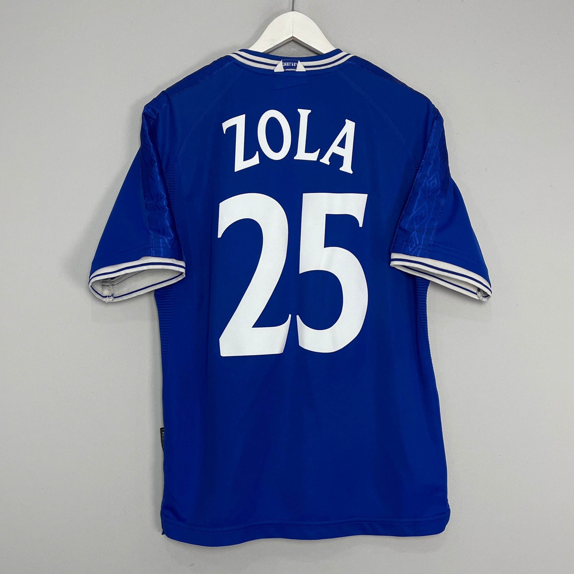 Shop 1999/01 CHELSEA ZOLA #25 HOME SHIRT (M) UMBRO, classic football shirts, vintage football shirts & retro soccer jerseys at Cult Kits
