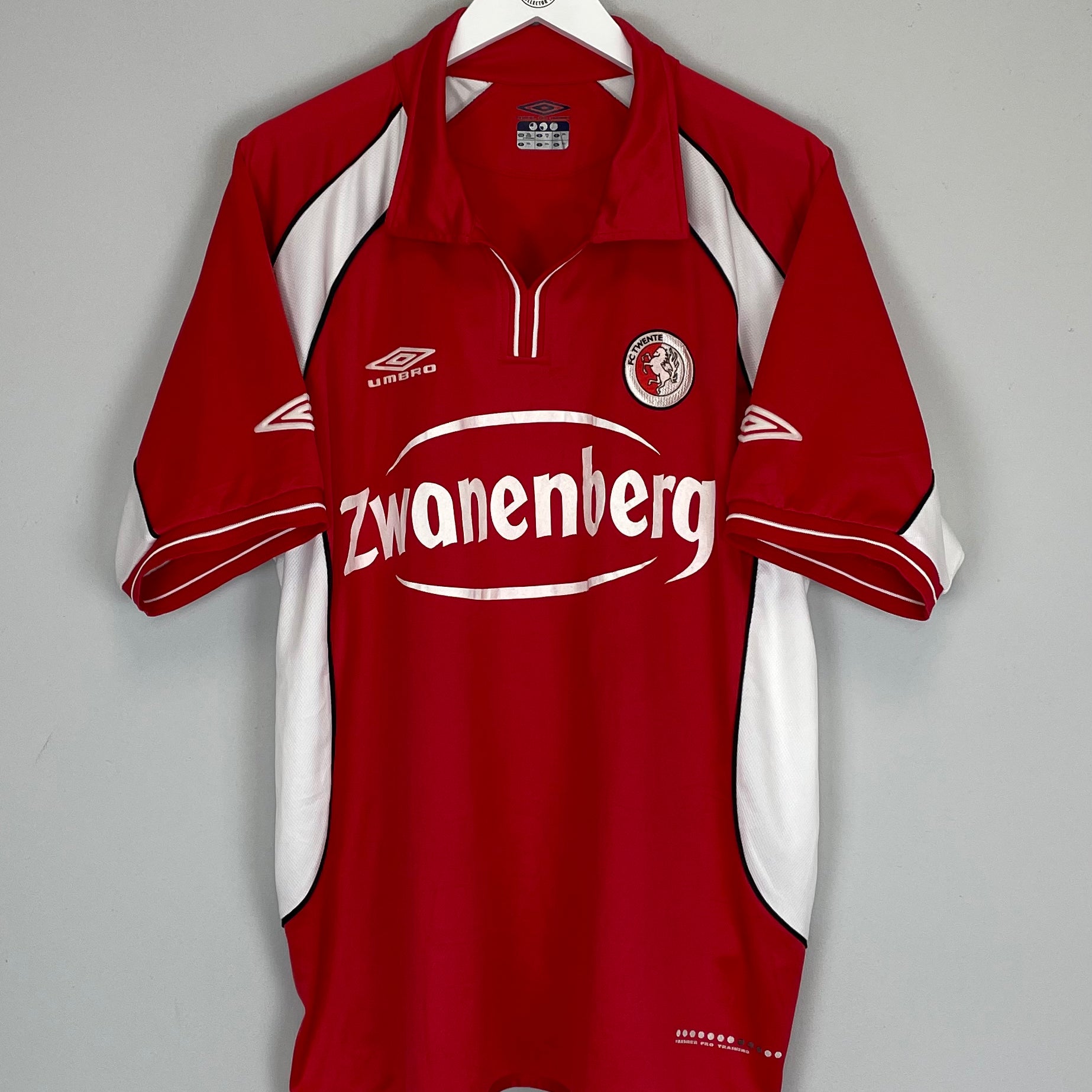 Shop 2002/03 FC TWENTE HOME SHIRT (XXL) UMBRO, classic football shirts, vintage football shirts & retro soccer jerseys at Cult Kits