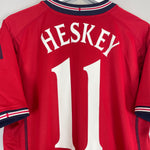 Shop 2002/04 ENGLAND HESKEY #11 AWAY SHIRT (L) UMBRO, classic football shirts, vintage football shirts & retro soccer jerseys at Cult Kits