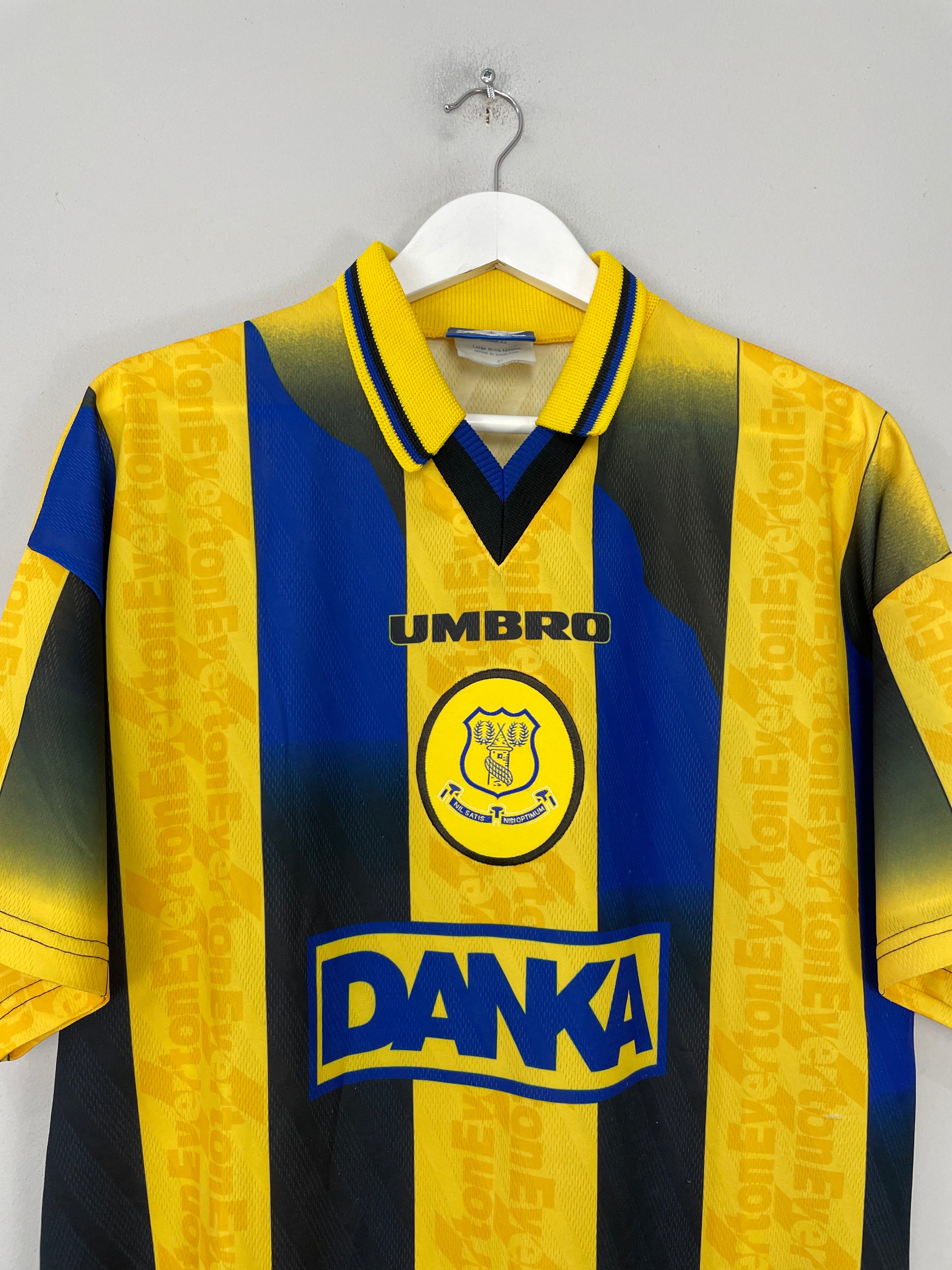 Shop 1996/98 EVERTON AWAY SHIRT (L) UMBRO, classic football shirts, vintage football shirts & retro soccer jerseys at Cult Kits