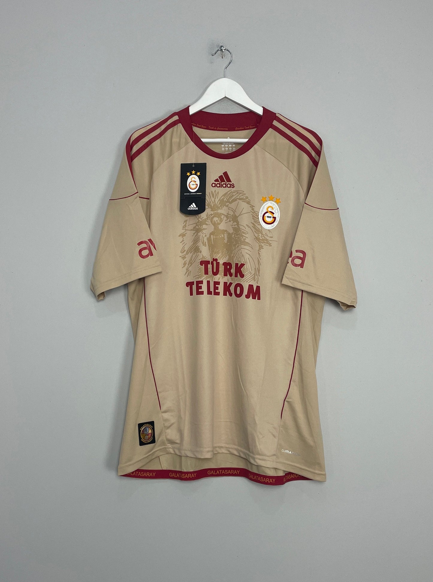 Image of the Galatasaray shirt from the 2010/11 season