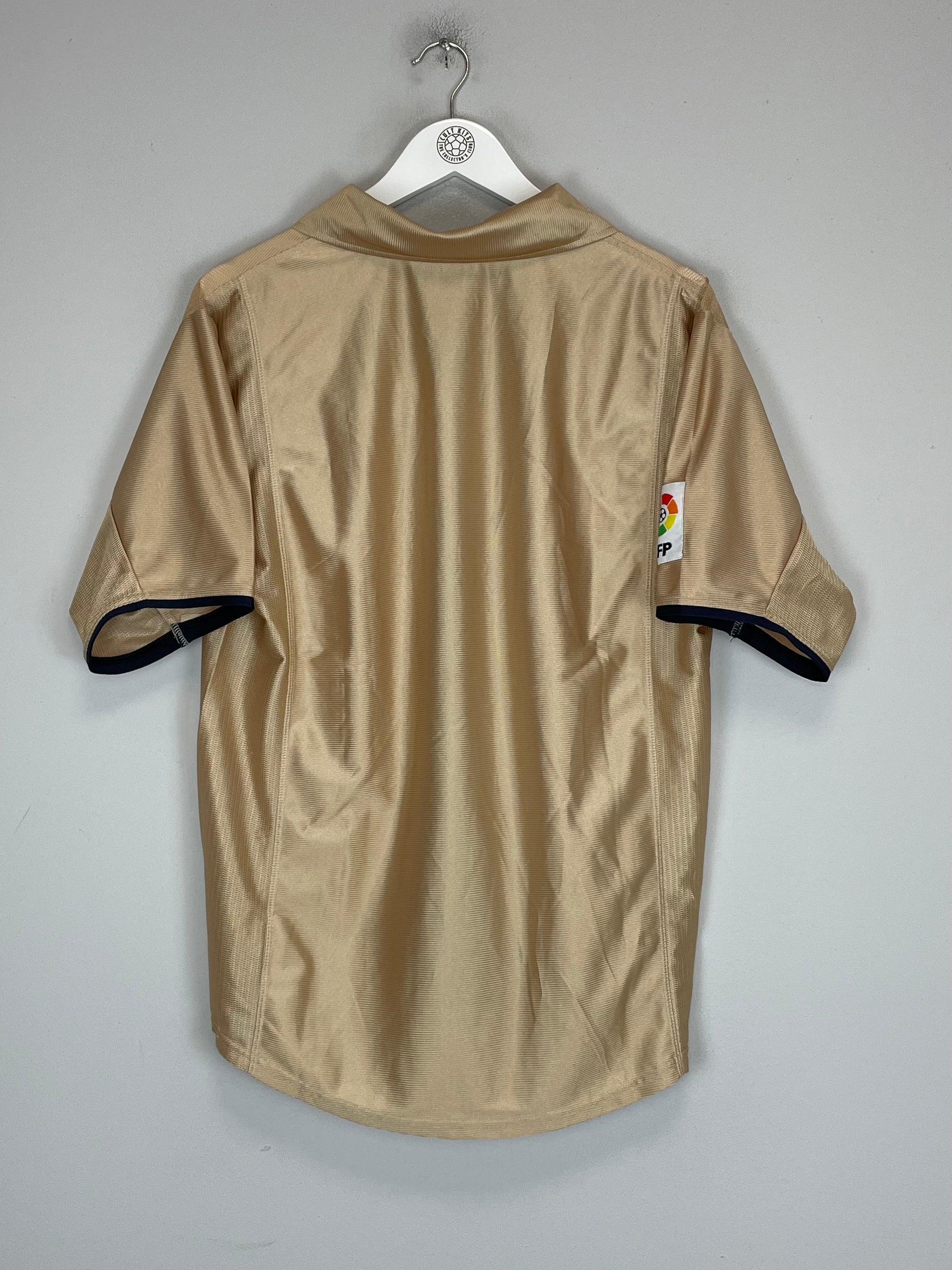 Shop 2001/02 BARCELONA AWAY SHIRT (M) NIKE, classic football shirts, vintage football shirts & retro soccer jerseys at Cult Kits