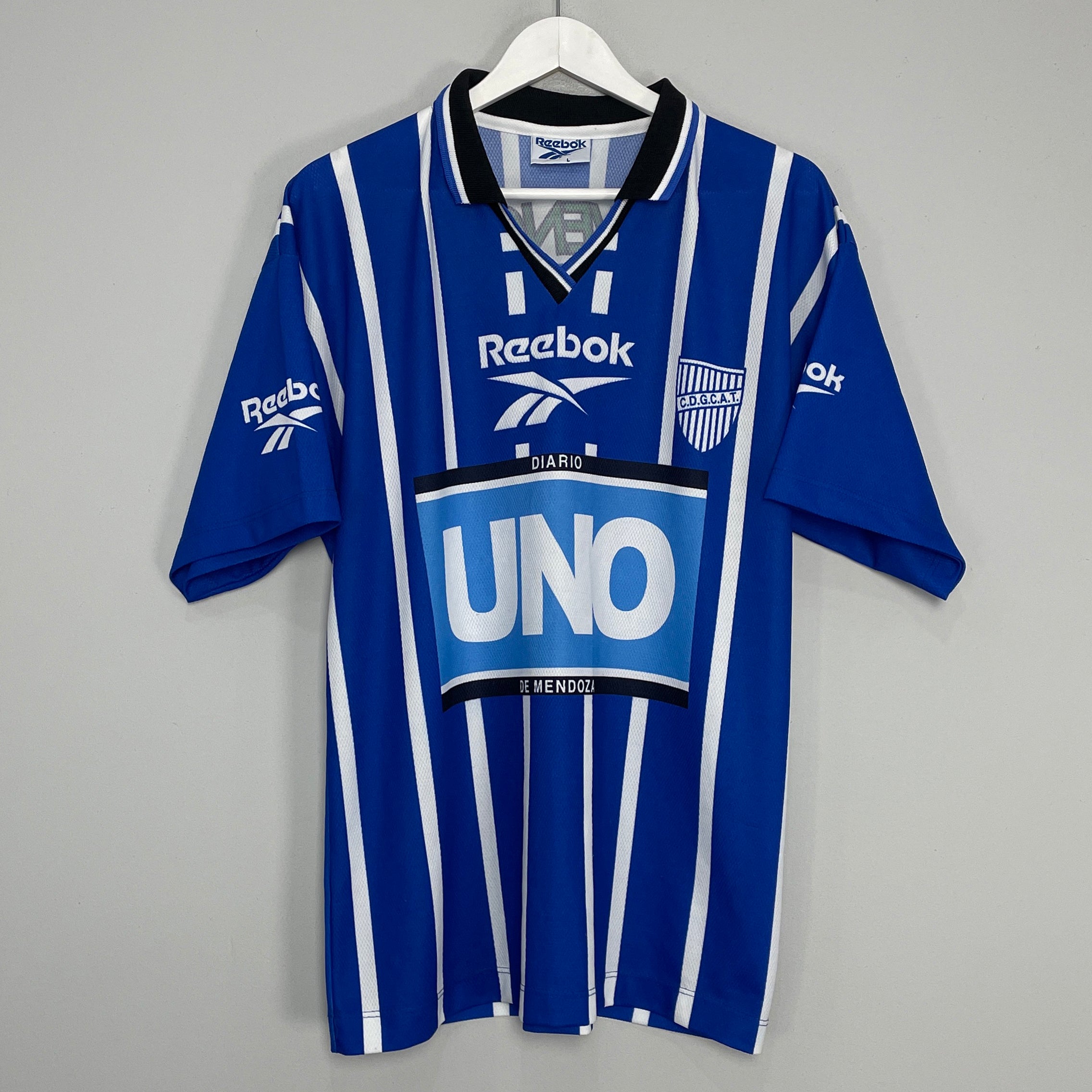 Shop 1996/97 GODOY CRUZ HOME SHIRT (L) REEBOK, classic football shirts, vintage football shirts & retro soccer jerseys at Cult Kits