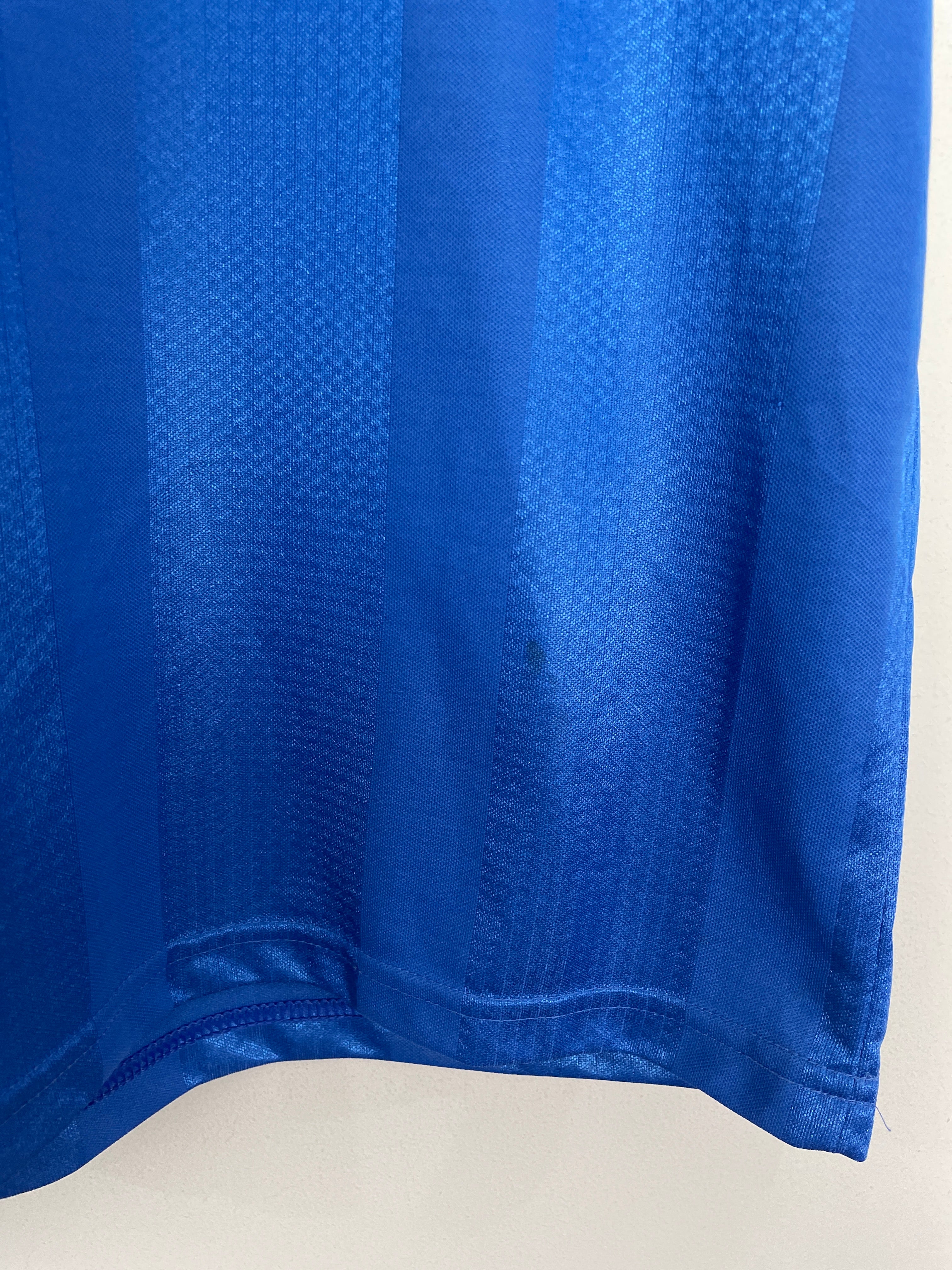 Shop 1997/99 CHELSEA HOME SHIRT (M) UMBRO, classic football shirts, vintage football shirts & retro soccer jerseys at Cult Kits