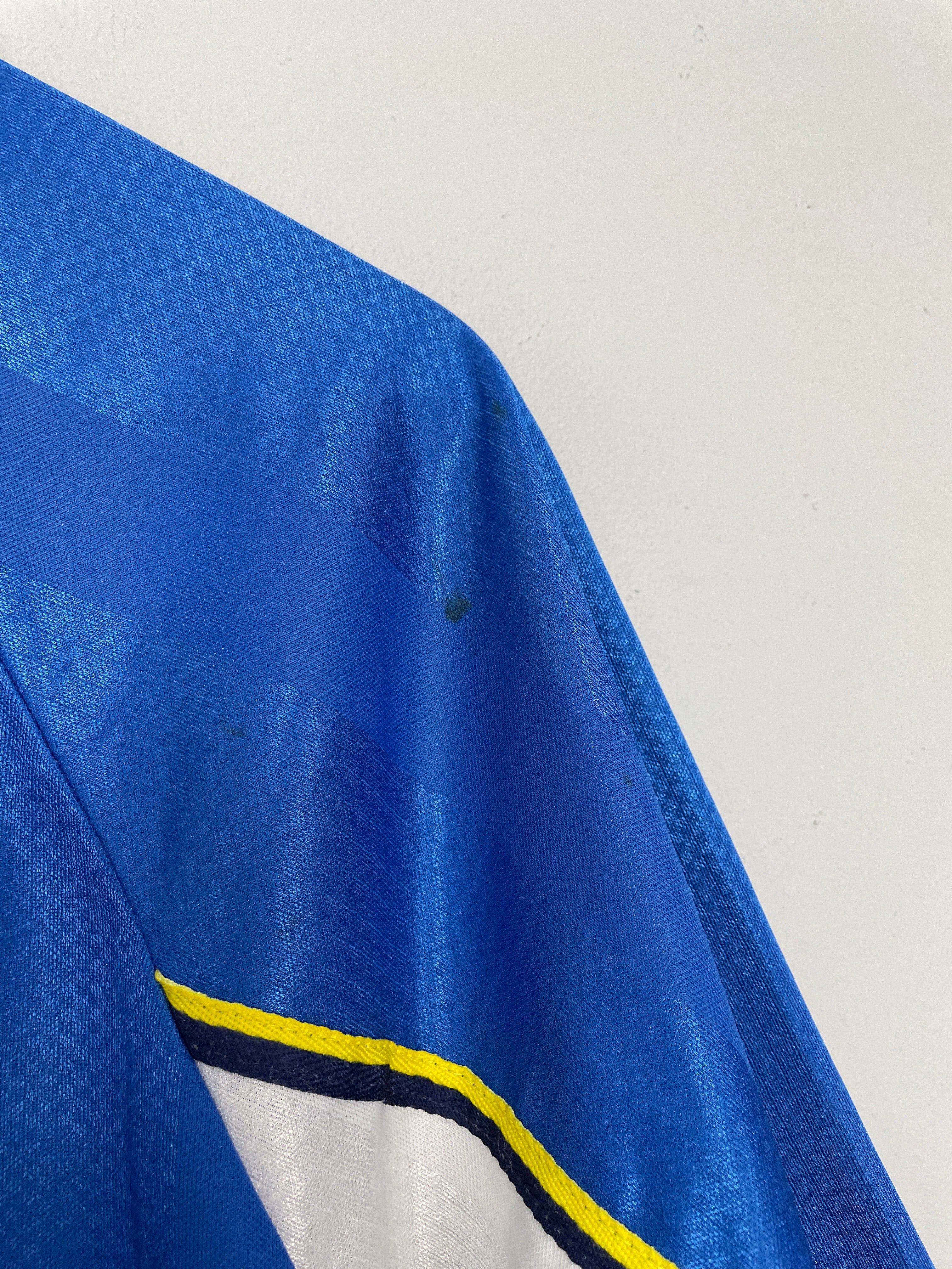 Shop 1997/99 CHELSEA HOME SHIRT (M) UMBRO, classic football shirts, vintage football shirts & retro soccer jerseys at Cult Kits