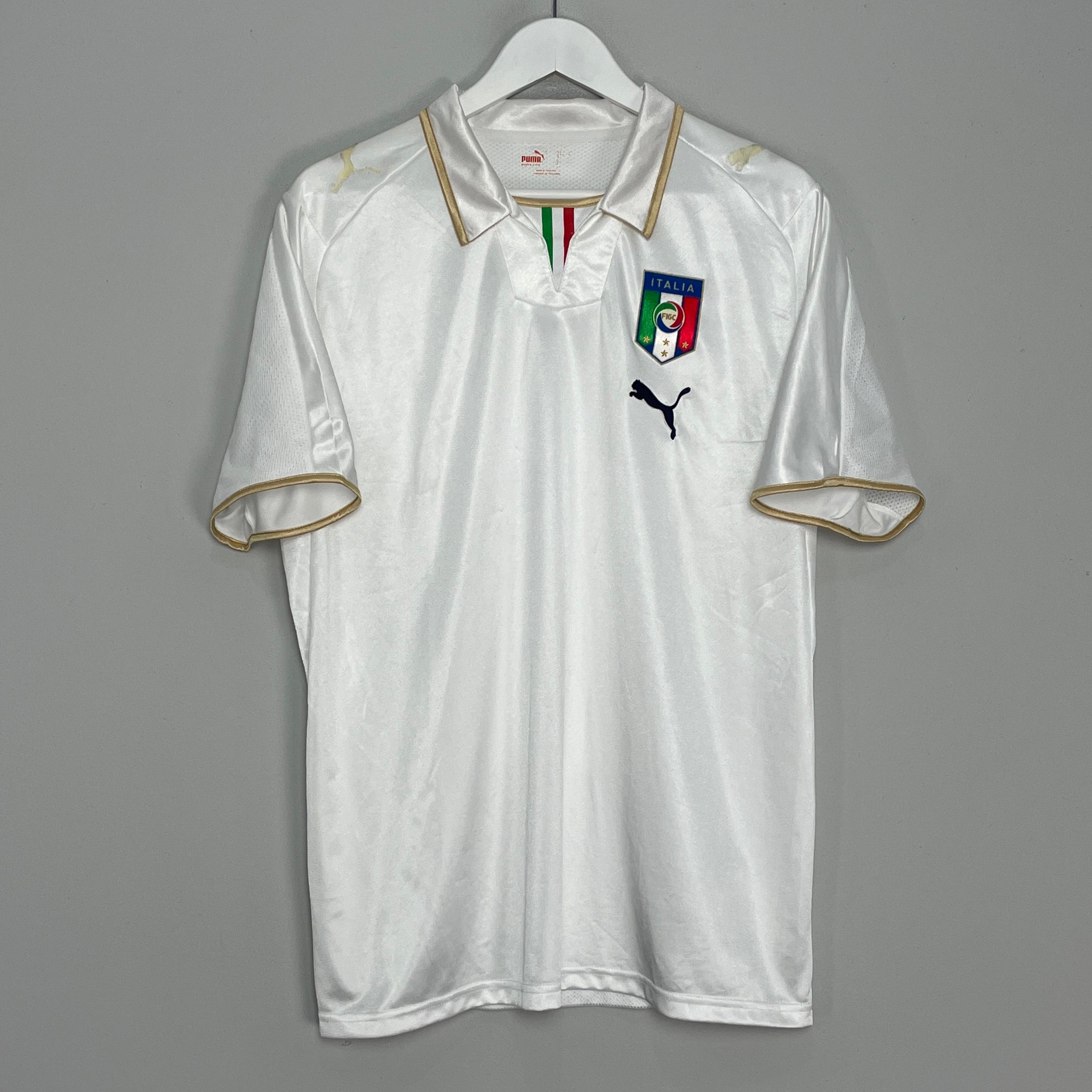 Shop 2007/08 ITALY AWAY SHIRT (L) PUMA, classic football shirts, vintage football shirts & retro soccer jerseys at Cult Kits
