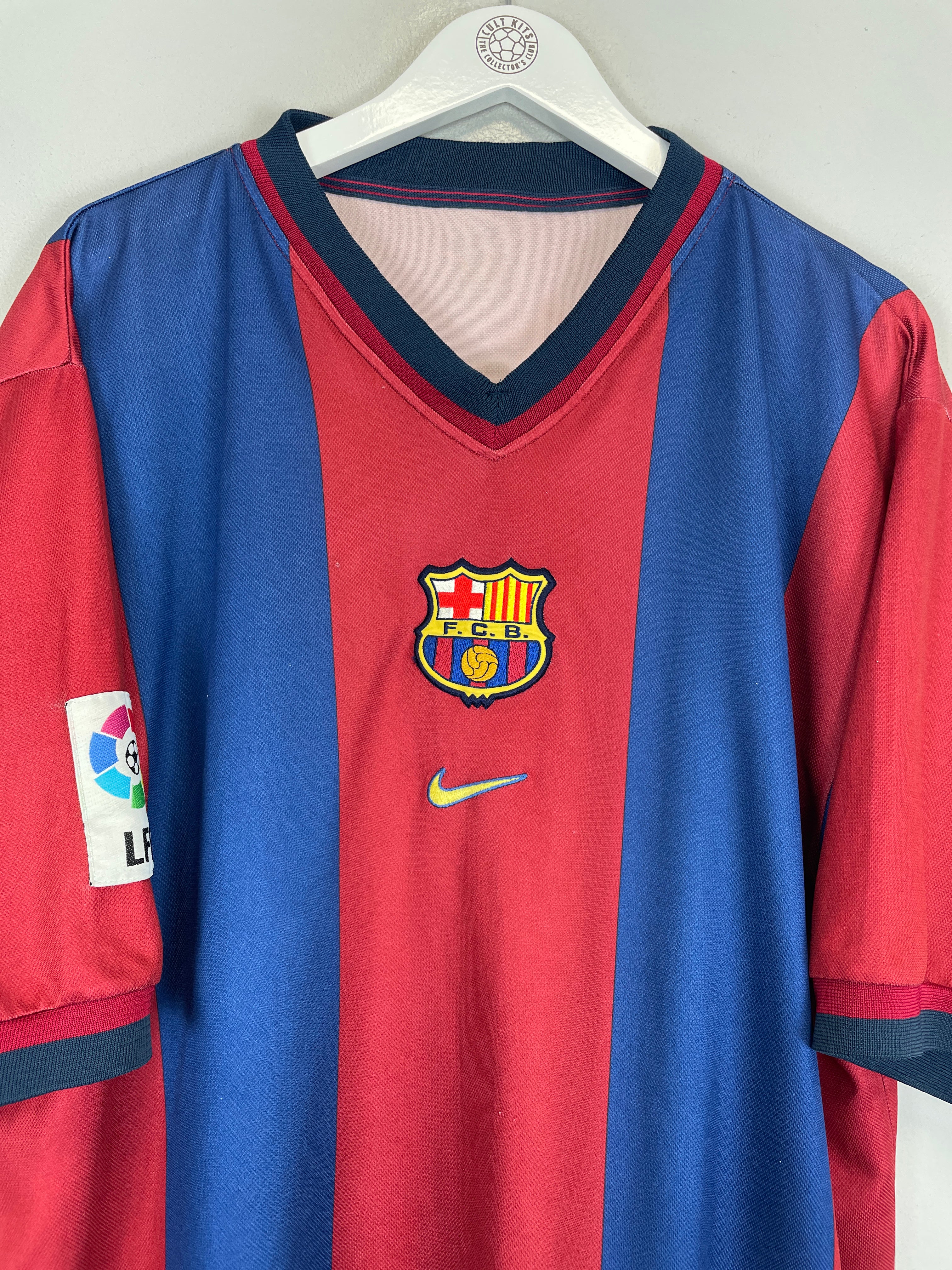 Shop 1998/00 BARCELONA HOME SHIRT (XXL) NIKE, classic football shirts, vintage football shirts & retro soccer jerseys at Cult Kits