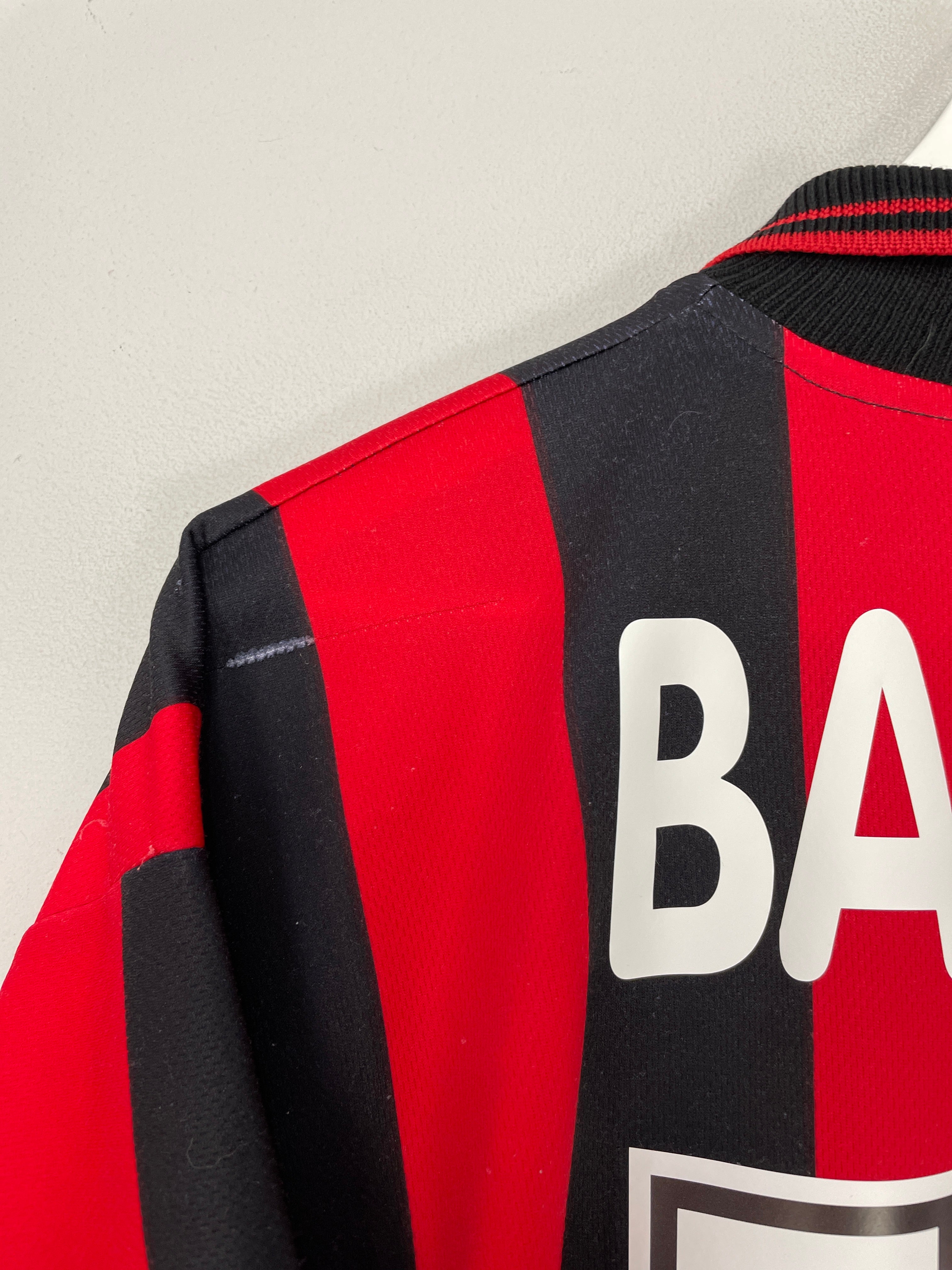 Shop 1996/97 AC MILAN BAGGIO #18 HOME SHIRT (L) LOTTO, classic football shirts, vintage football shirts & retro soccer jerseys at Cult Kits