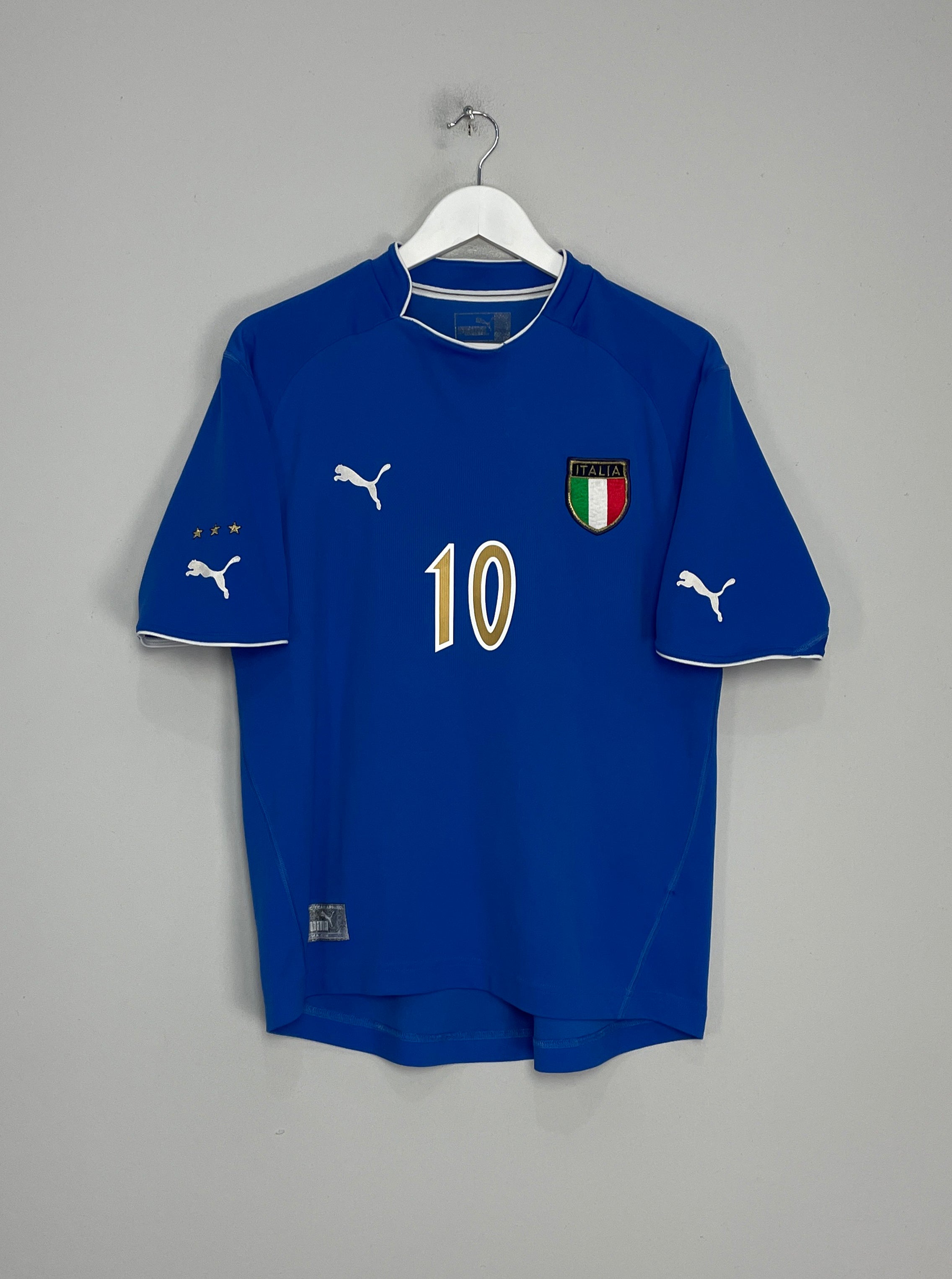 Shop 2003/04 ITALY TOTTI #10 HOME SHIRT (M) PUMA, classic football shirts, vintage football shirts & retro soccer jerseys at Cult Kits