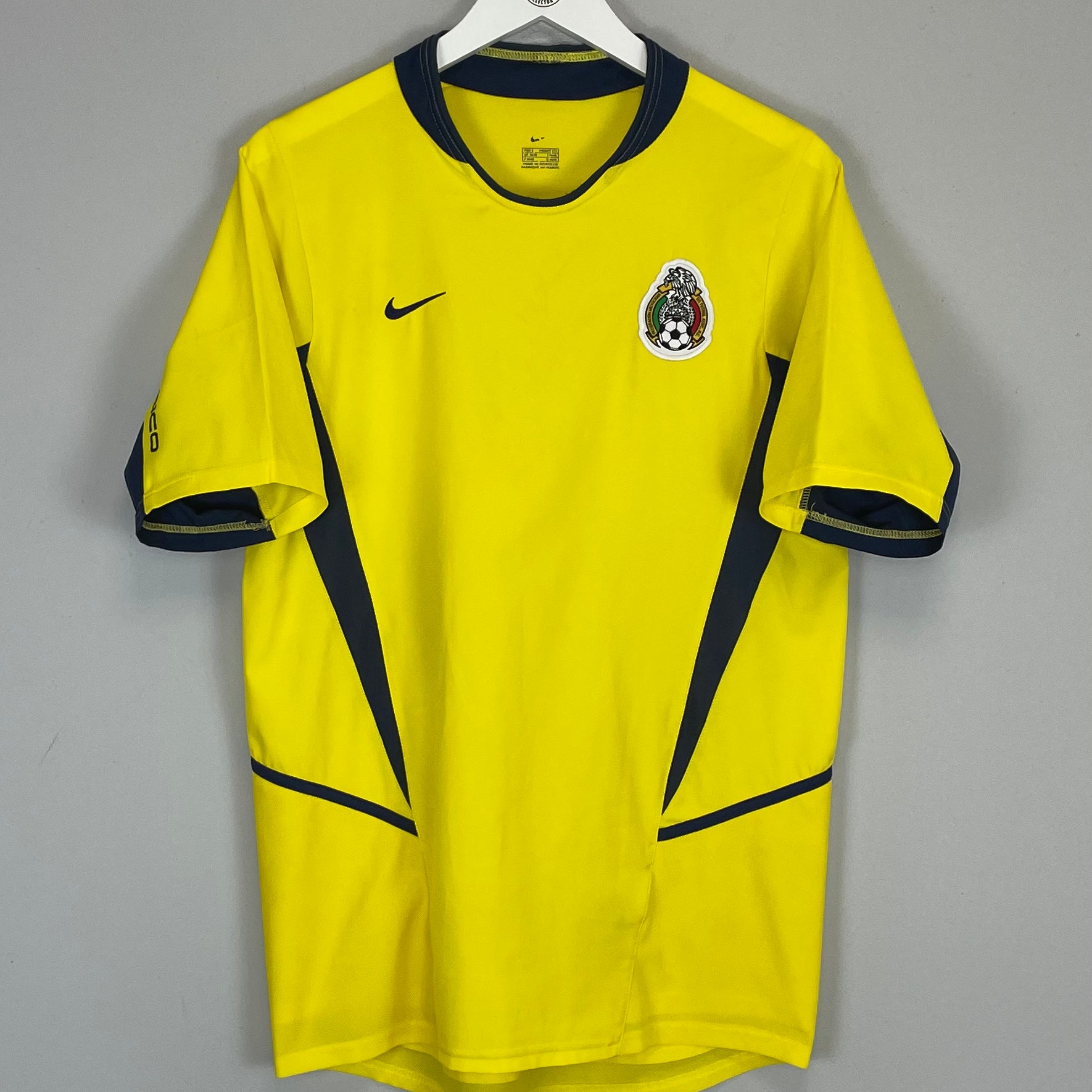 Shop 2004 MEXICO GK SHIRT (S) NIKE, classic football shirts, vintage football shirts & retro soccer jerseys at Cult Kits