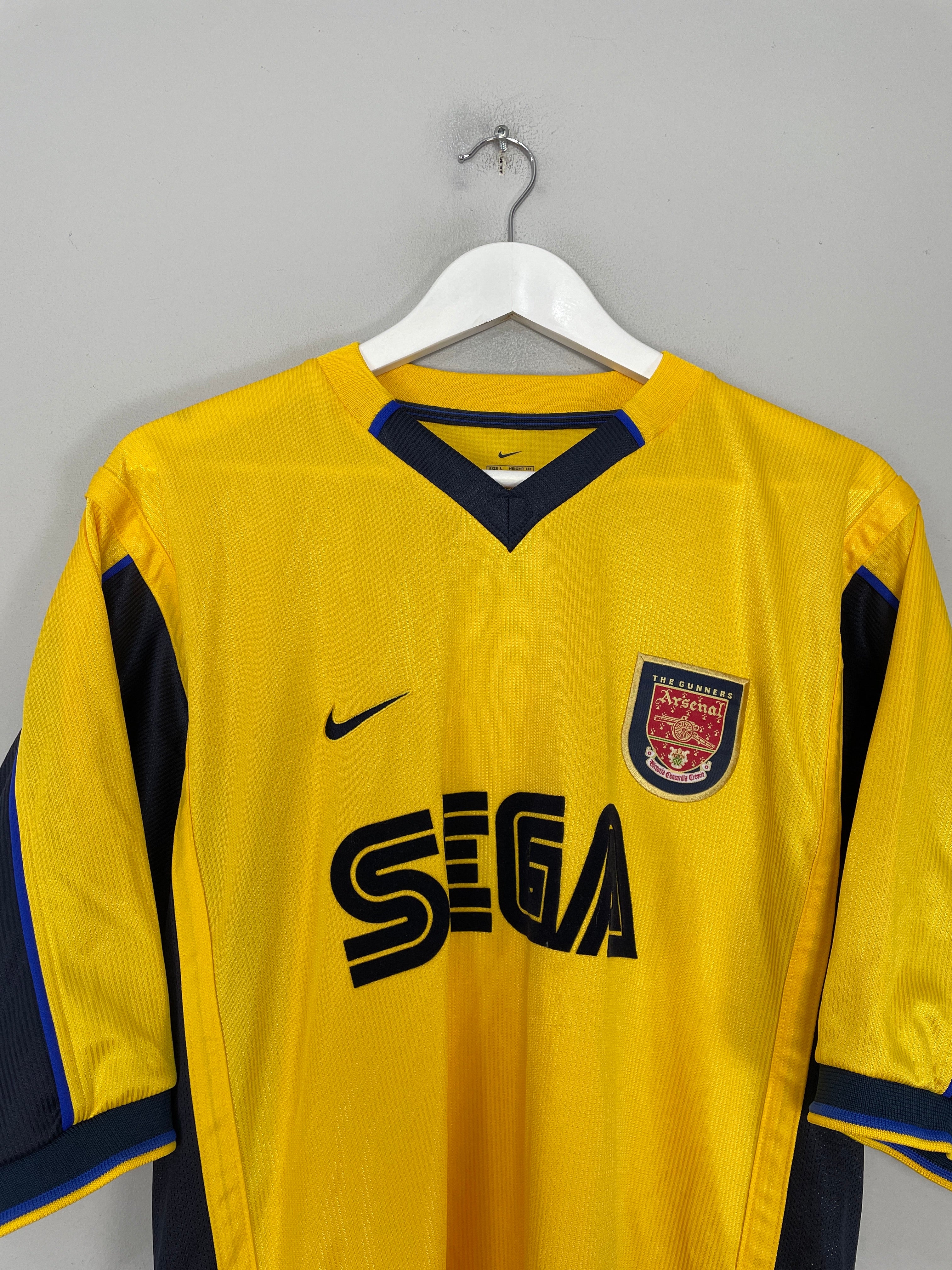 Shop 1999/01 ARSENAL AWAY SHIRT (L) NIKE, classic football shirts, vintage football shirts & retro soccer jerseys at Cult Kits