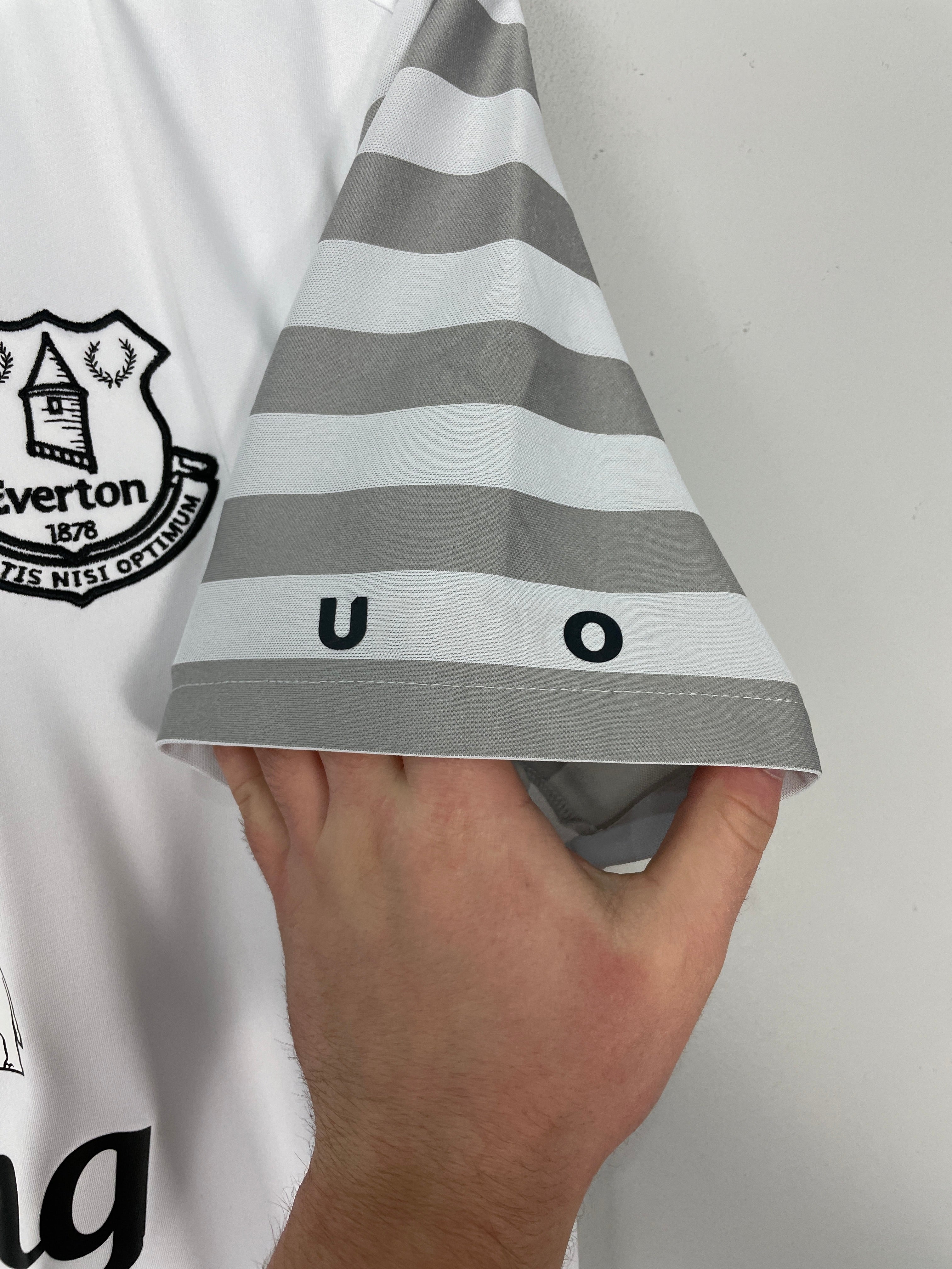 Shop 2015/16 EVERTON AWAY SHIRT (L) UMBRO, classic football shirts, vintage football shirts & retro soccer jerseys at Cult Kits