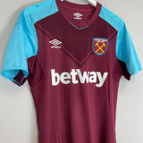 Shop 2017/18 WEST HAM CHICHARITO #17 HOME SHIRT (M) UMBRO, classic football shirts, vintage football shirts & retro soccer jerseys at Cult Kits