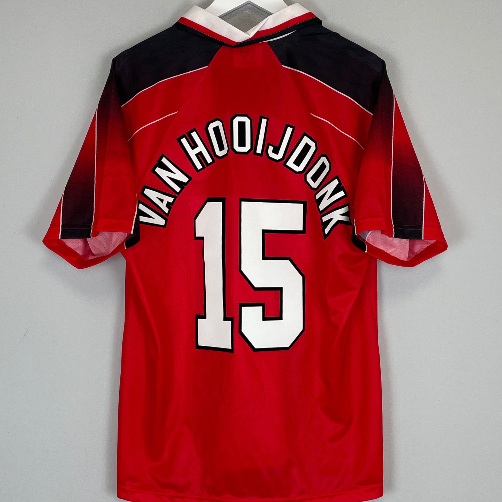Shop 1996/97 NOTTINGHAM FOREST VAN HOOIJDONK #15 *MINT* HOME SHIRT (L) UMBRO, classic football shirts, vintage football shirts & retro soccer jerseys at Cult Kits