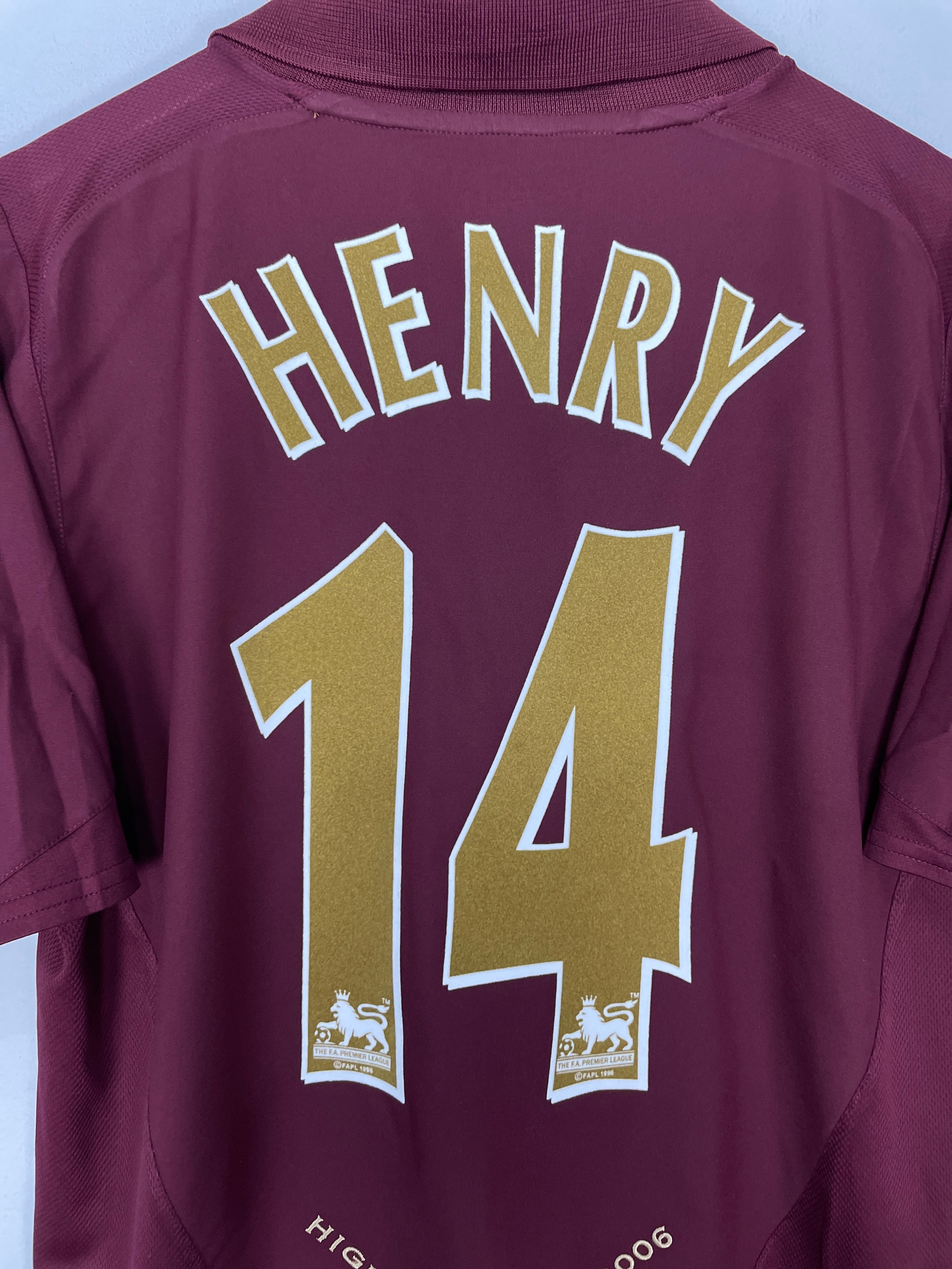 Shop 2005/06 ARSENAL HENRY #14 HOME SHIRT (M) NIKE, classic football shirts, vintage football shirts & retro soccer jerseys at Cult Kits