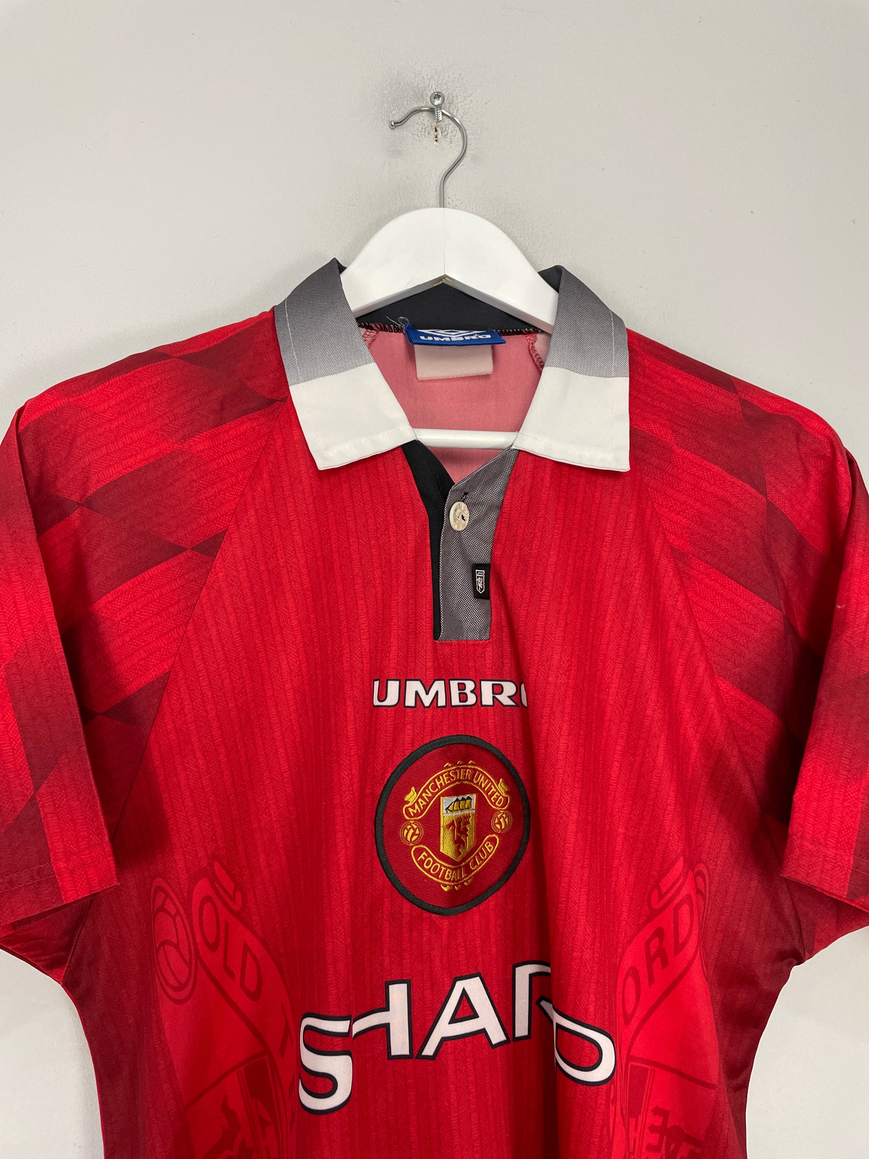Shop 1996/98 MANCHESTER UNITED CANTONA #7 HOME SHIRT (M) UMBRO, classic football shirts, vintage football shirts & retro soccer jerseys at Cult Kits
