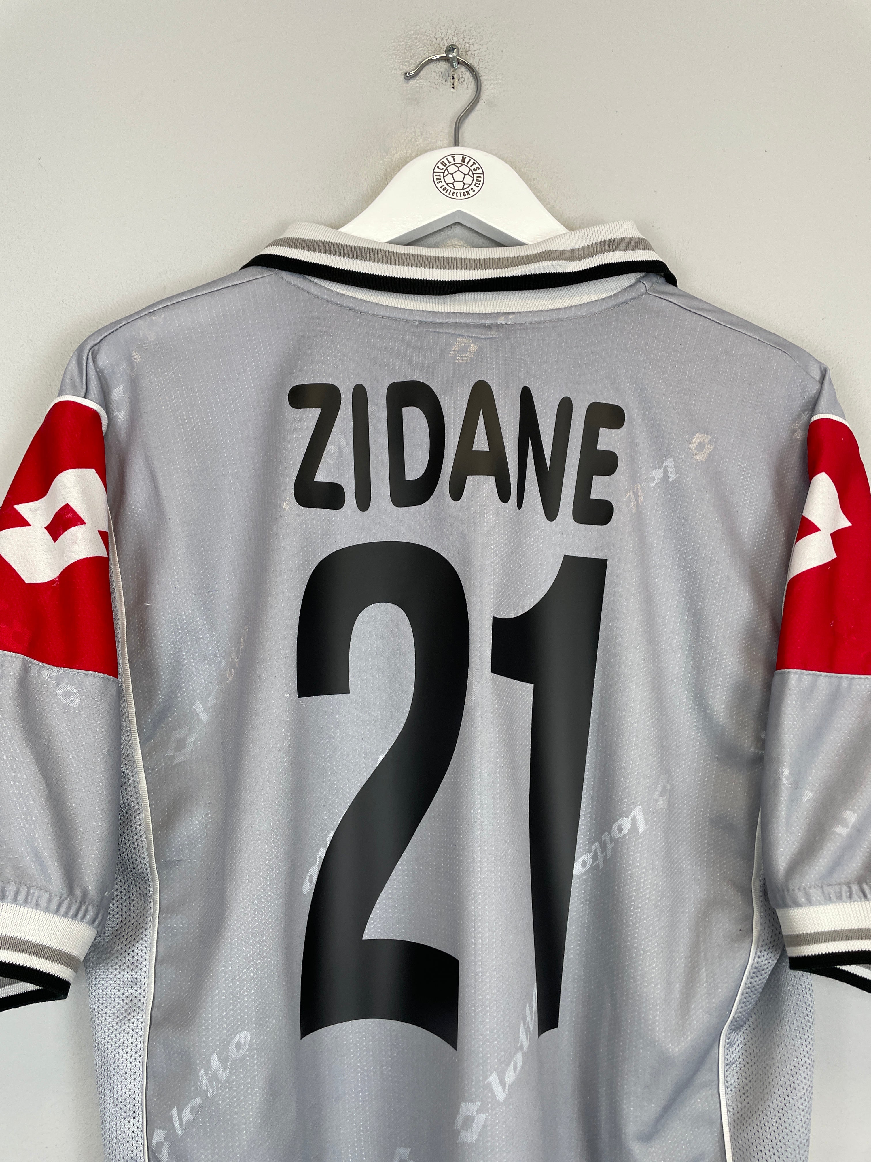 Shop 2000/01 JUVENTUS ZIDANE #21 THIRD SHIRT (M) LOTTO, classic football shirts, vintage football shirts & retro soccer jerseys at Cult Kits