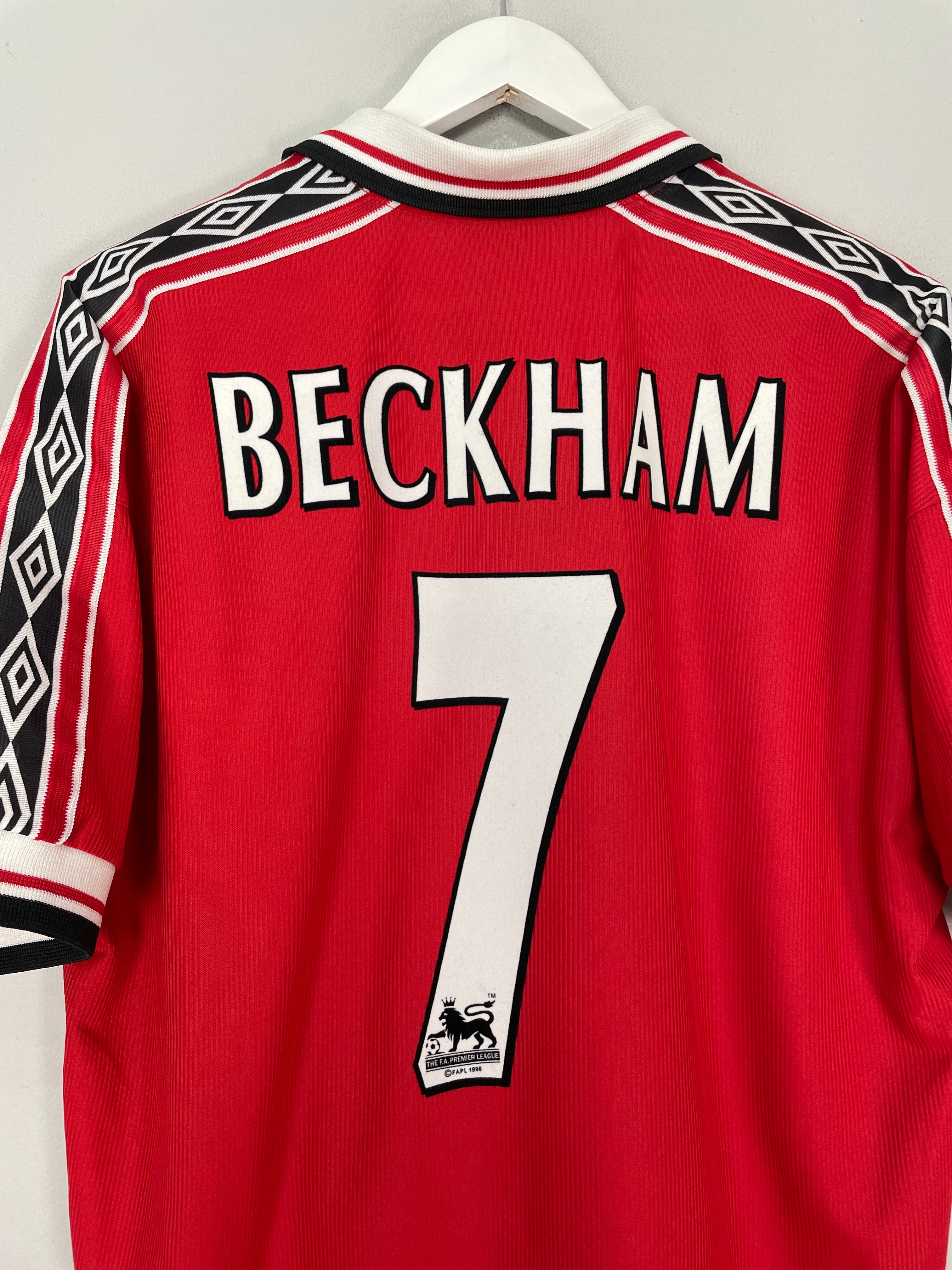 Shop 1998/00 MANCHESTER UNITED BECKHAM #7 HOME SHIRT (XL) UMBRO, classic football shirts, vintage football shirts & retro soccer jerseys at Cult Kits