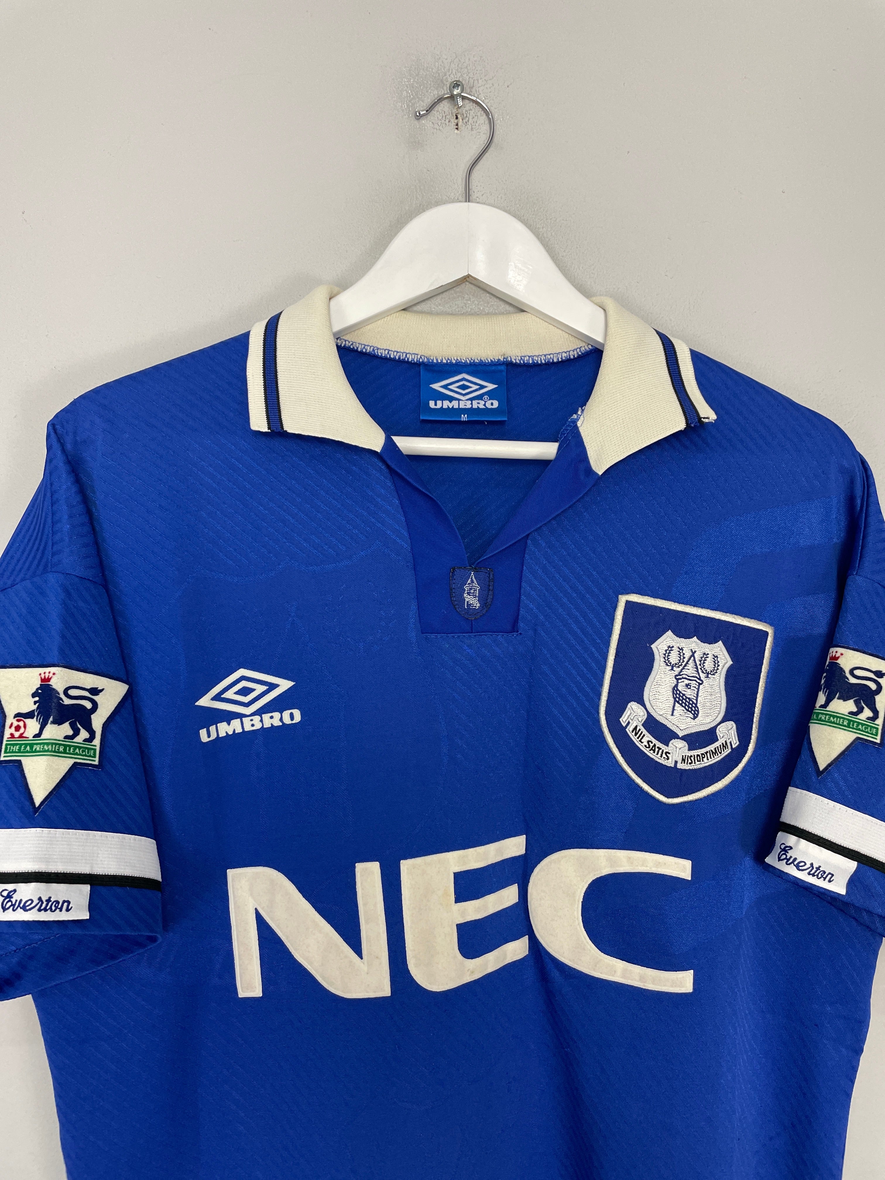 Shop 1993/95 EVERTON HOME SHIRT (M) UMBRO, classic football shirts, vintage football shirts & retro soccer jerseys at Cult Kits