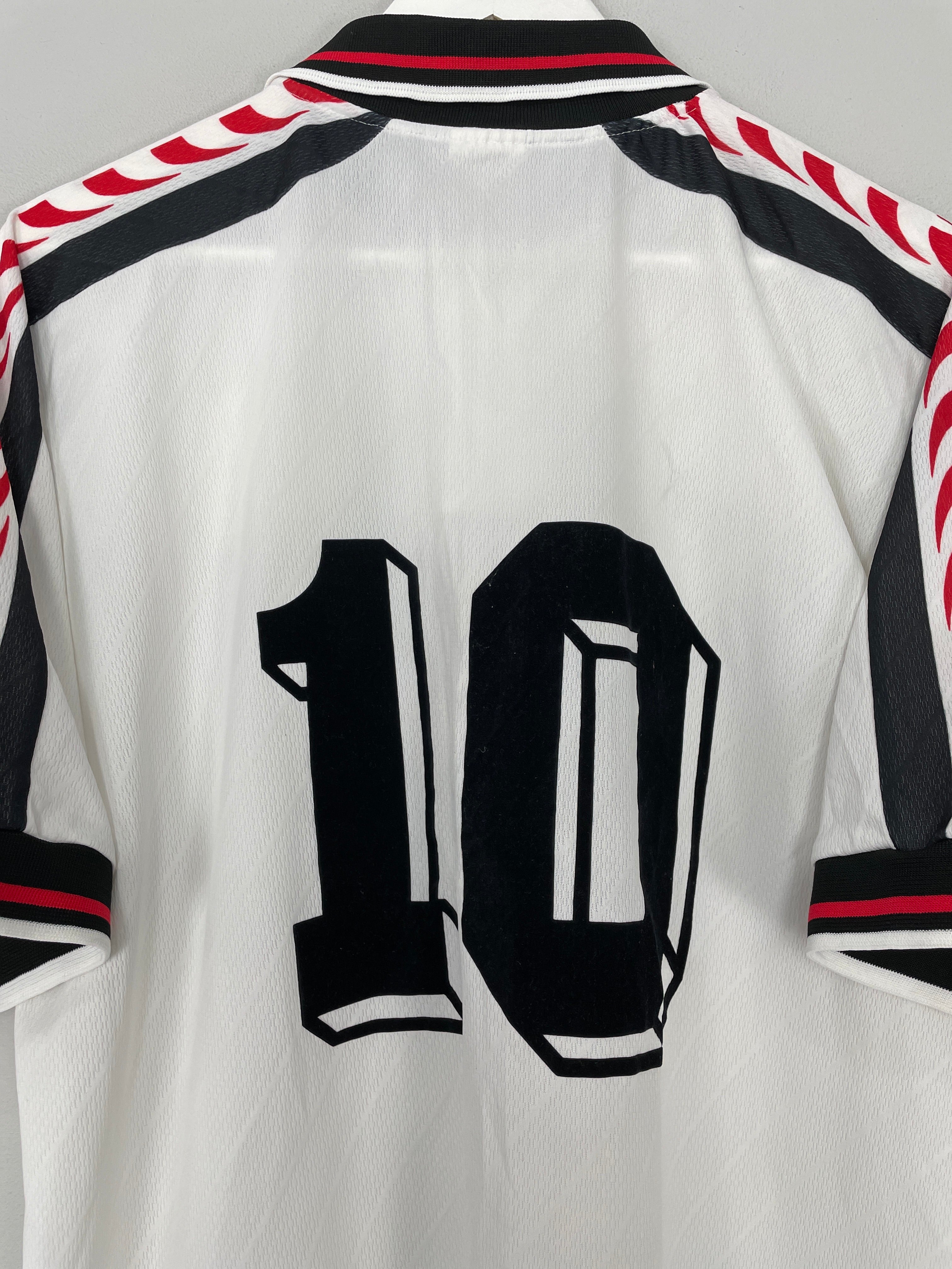 Shop 1996/98 EINTRACHT FRANKFURT #10 AWAY SHIRT (L) PUMA, classic football shirts, vintage football shirts & retro soccer jerseys at Cult Kits