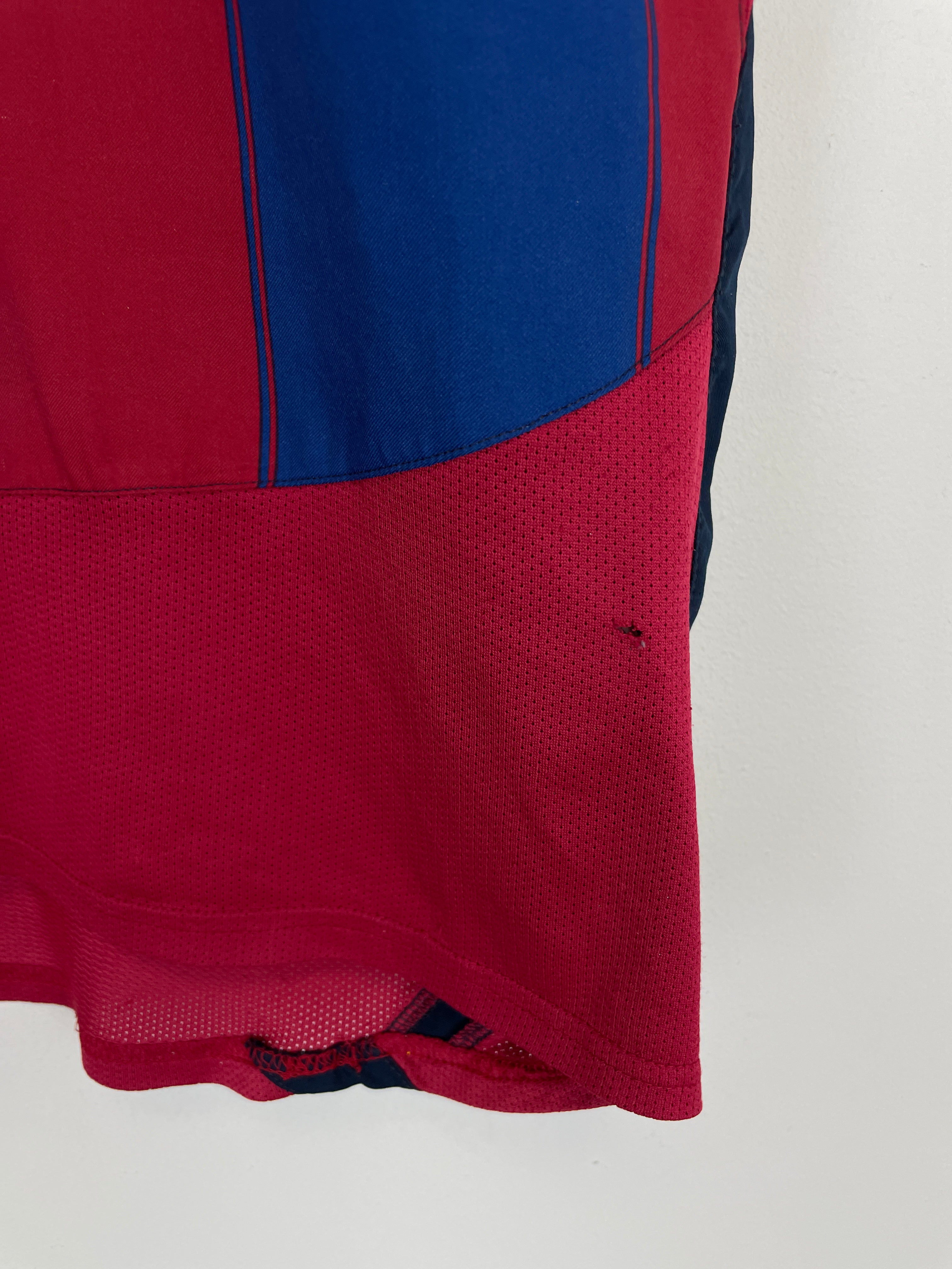 Shop 2003/04 BARCELONA RONALDINHO #10 HOME SHIRT (L) NIKE, classic football shirts, vintage football shirts & retro soccer jerseys at Cult Kits